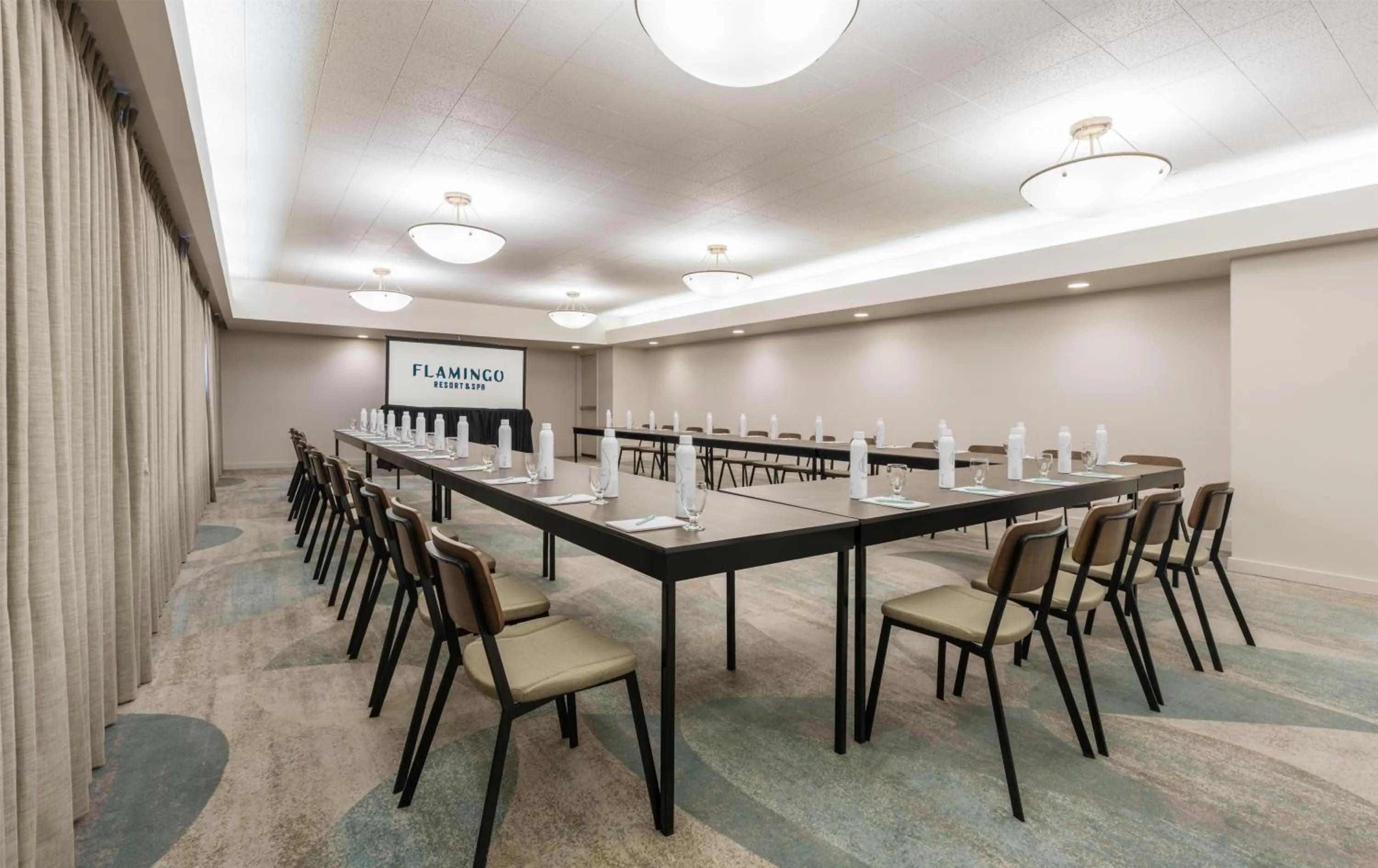 Meeting/conference room in Flamingo Resort & Spa Santa Rosa Sonoma, Tapestry by Hilton