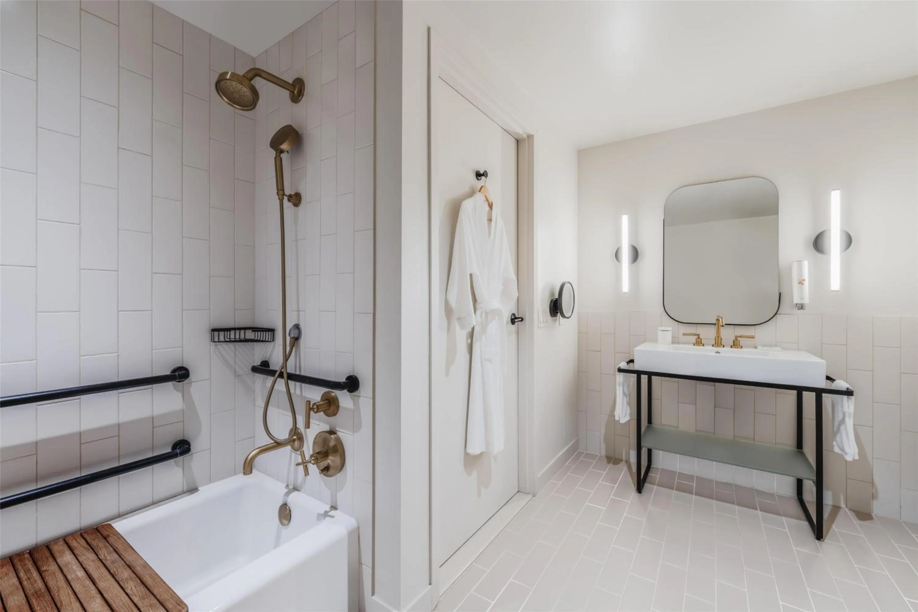 Bathroom in Flamingo Resort & Spa Santa Rosa Sonoma, Tapestry by Hilton