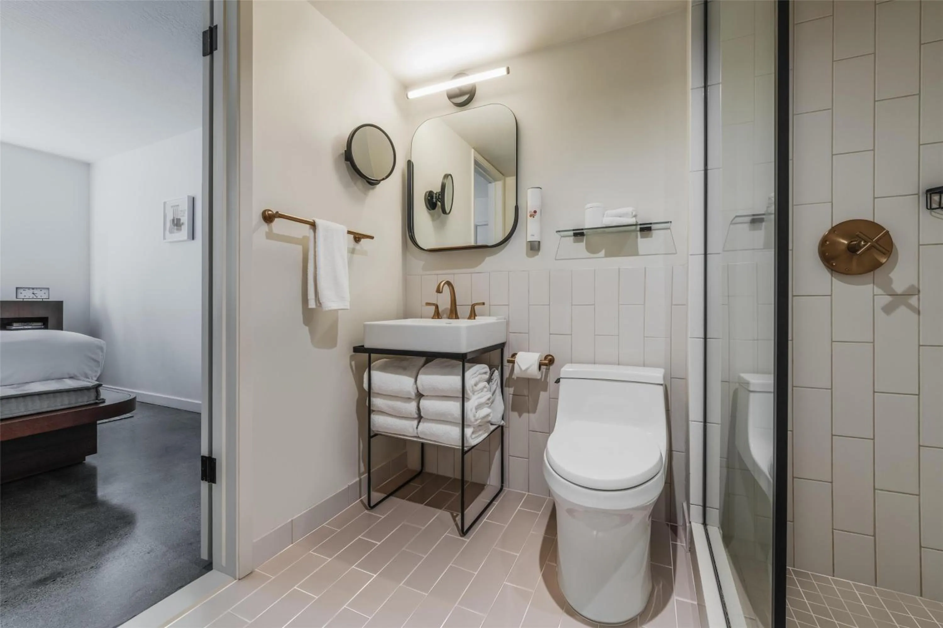 Bathroom in Flamingo Resort & Spa Santa Rosa Sonoma, Tapestry by Hilton