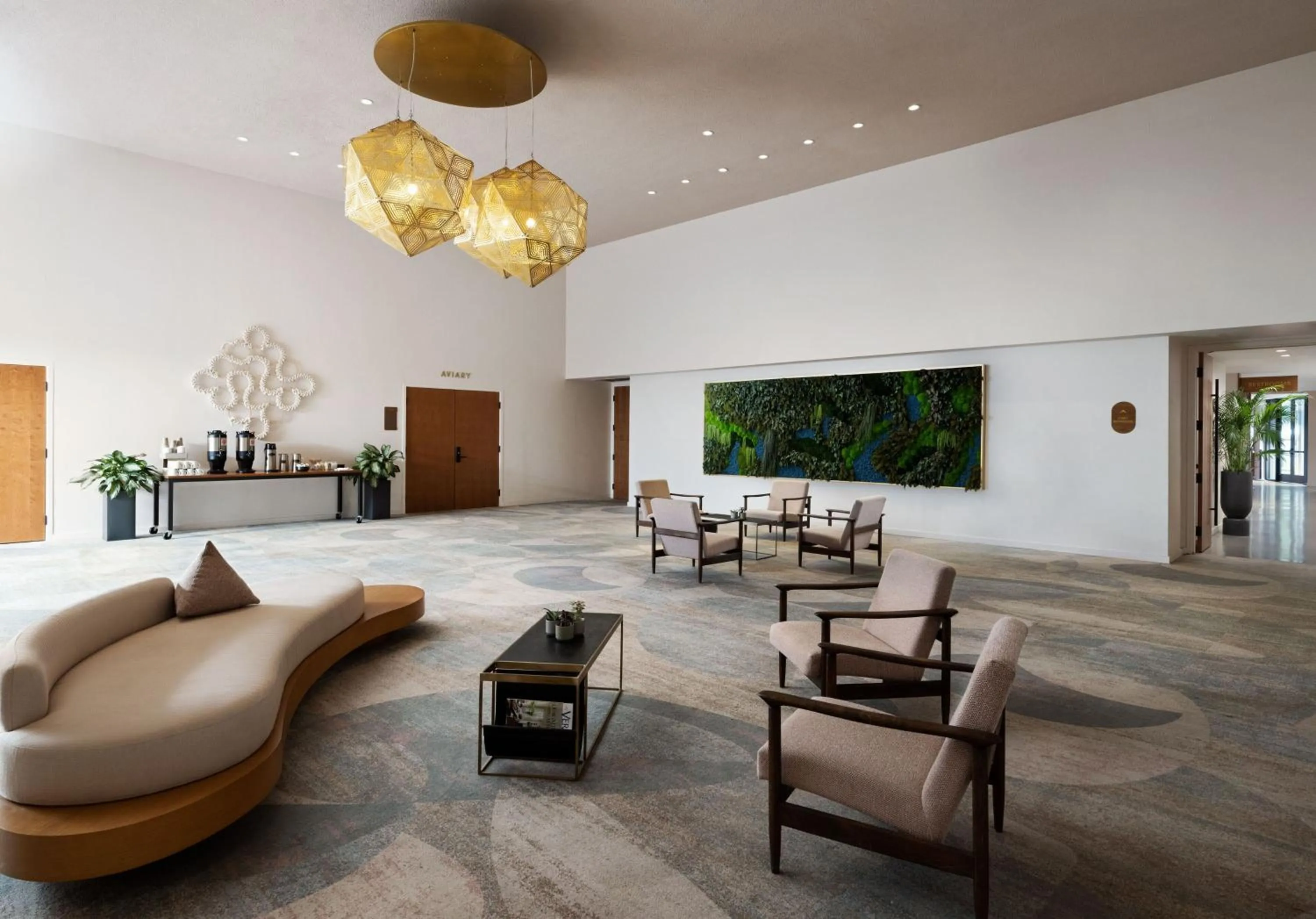 Lobby or reception in Flamingo Resort & Spa Santa Rosa Sonoma, Tapestry by Hilton