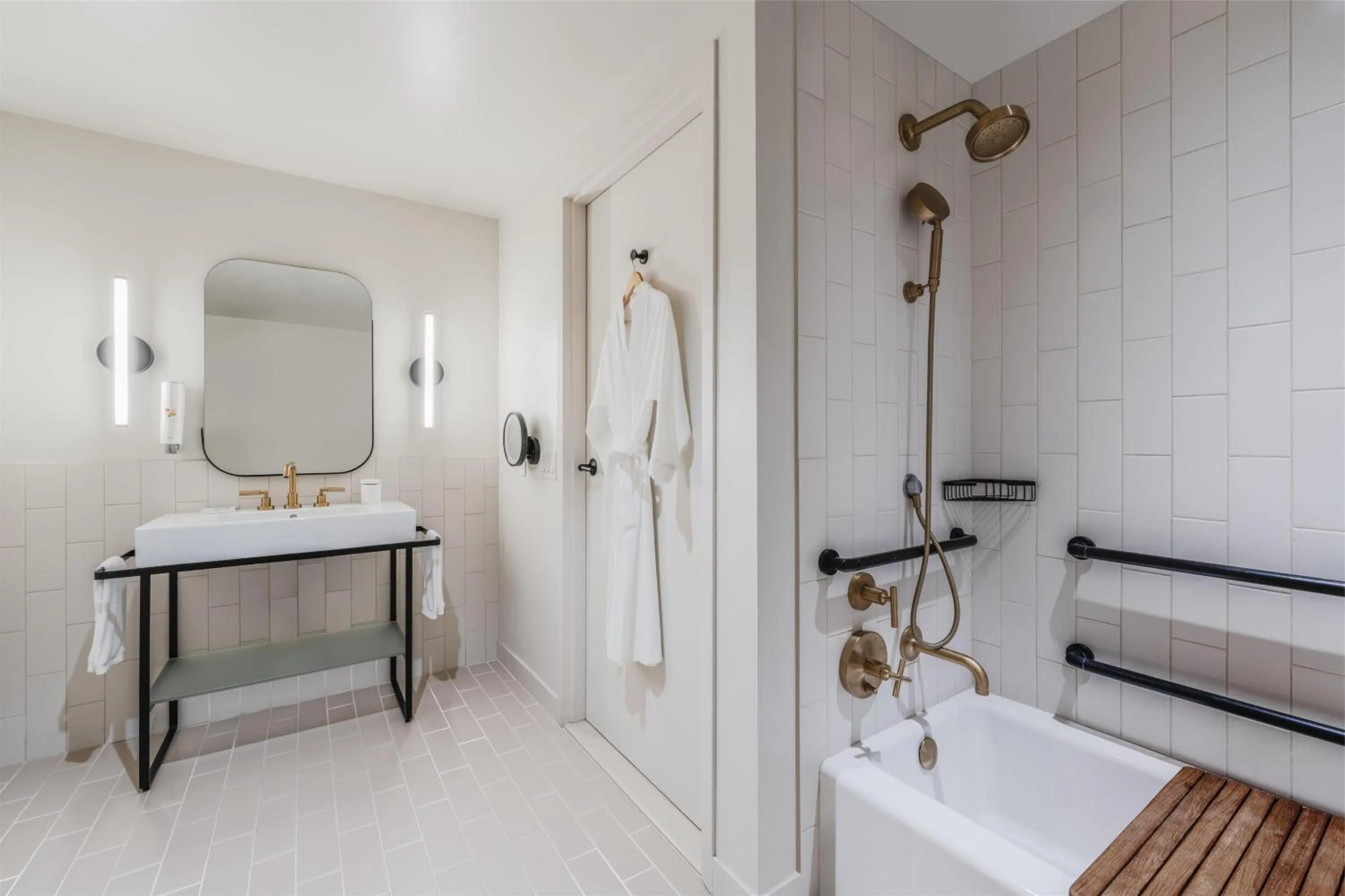 Bathroom in Flamingo Resort & Spa Santa Rosa Sonoma, Tapestry by Hilton