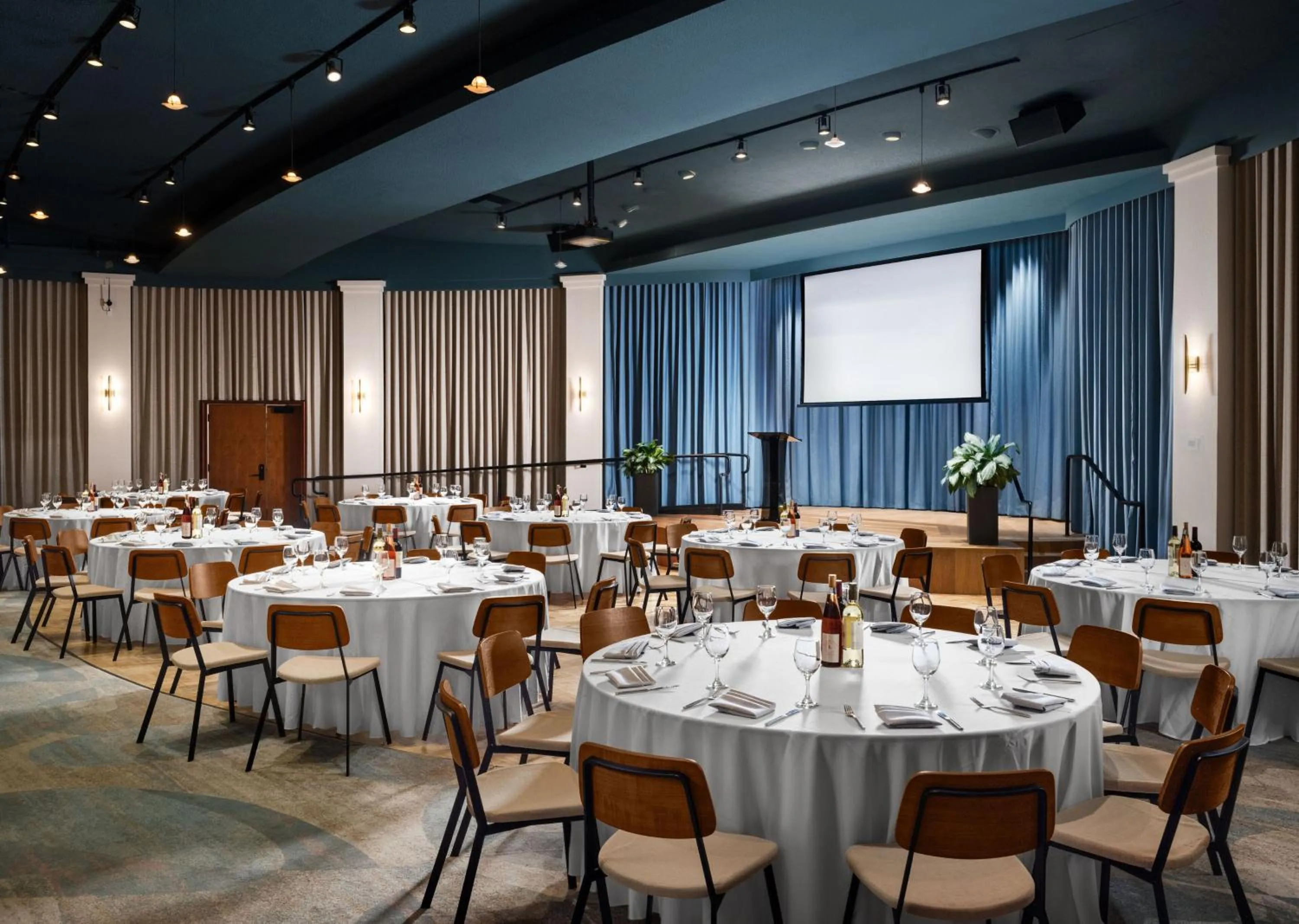 Meeting/conference room in Flamingo Resort & Spa Santa Rosa Sonoma, Tapestry by Hilton