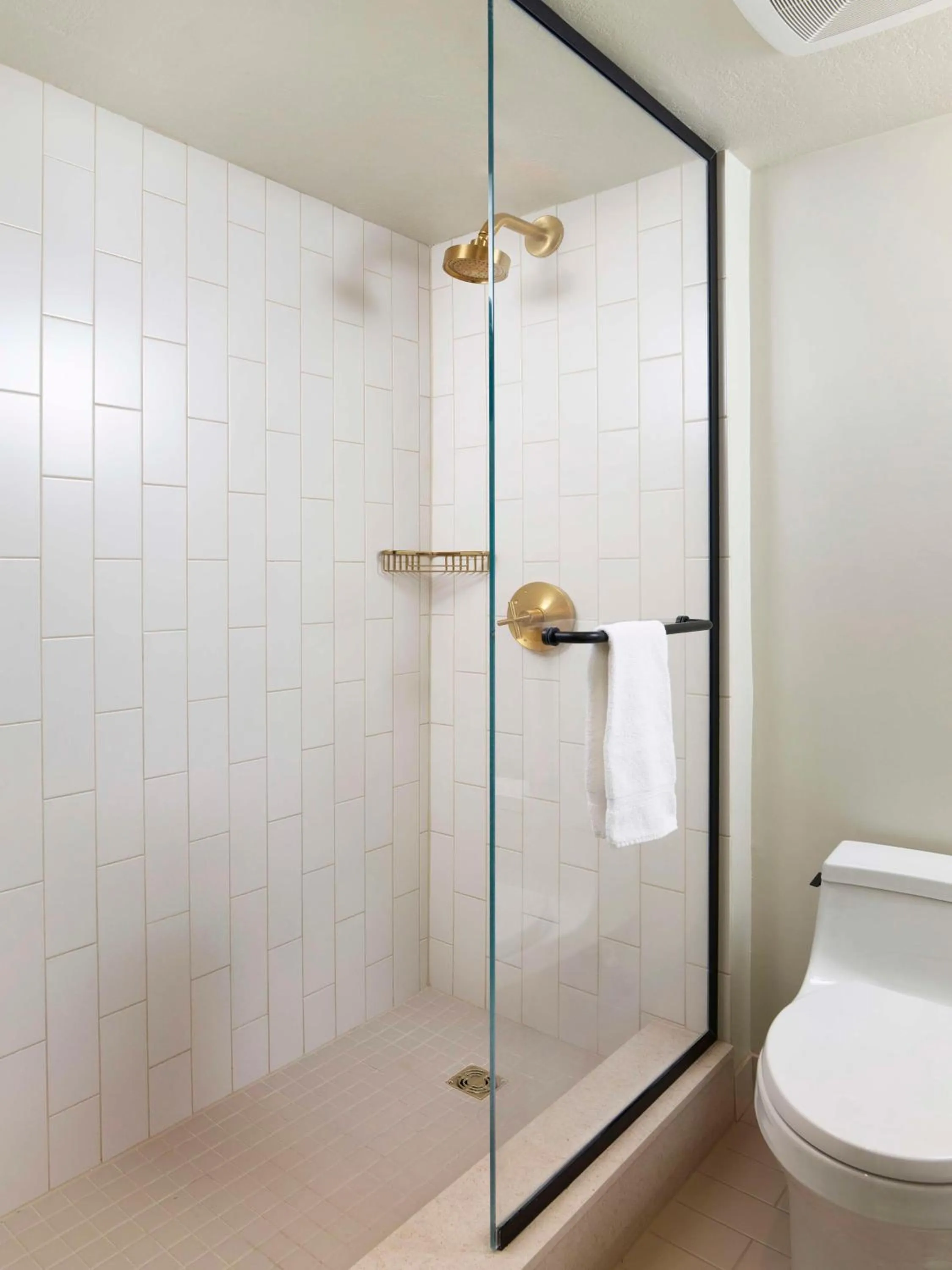 Bathroom in Flamingo Resort & Spa Santa Rosa Sonoma, Tapestry by Hilton