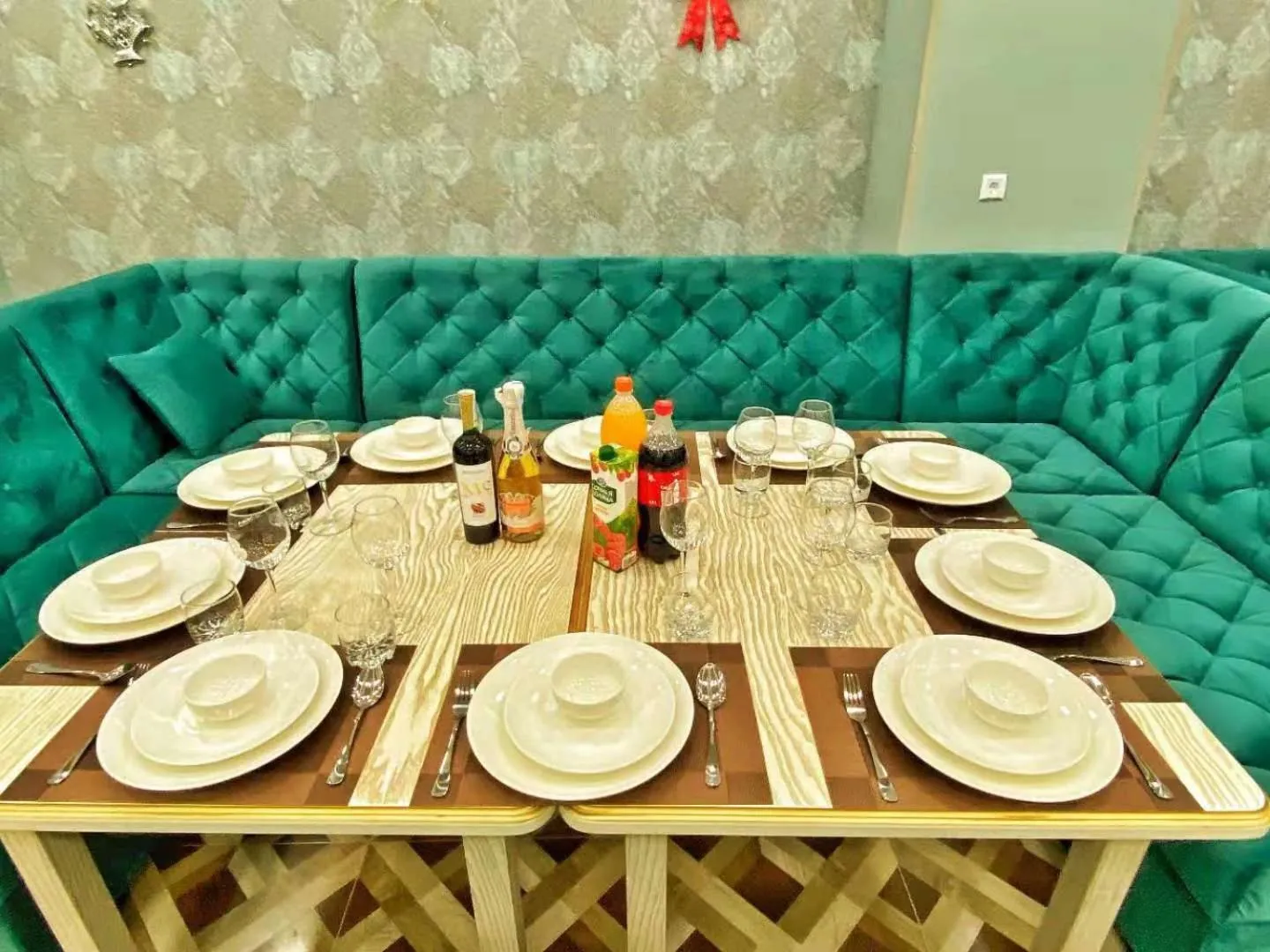 Restaurant/places to eat in Michelin Hotel