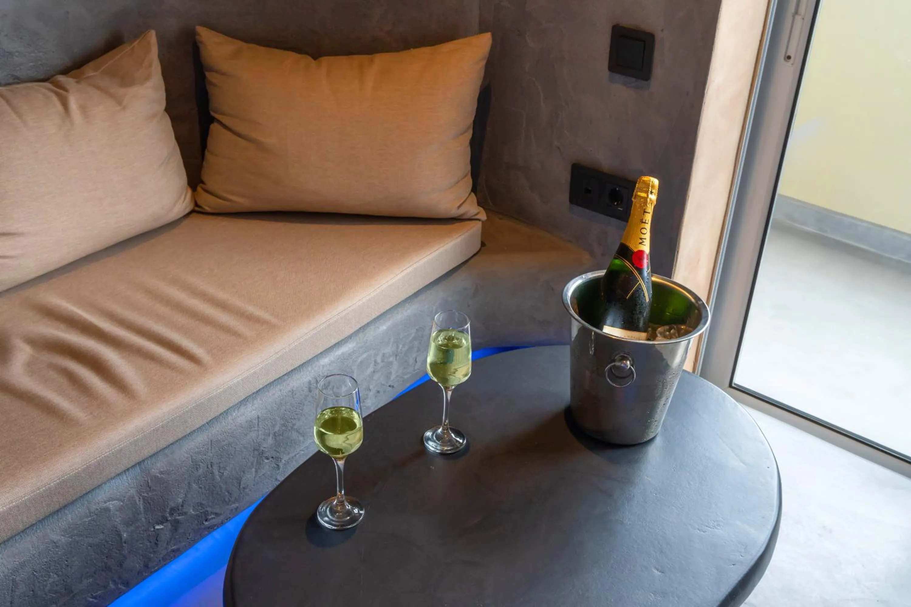 Living room in ALFA HOTEL