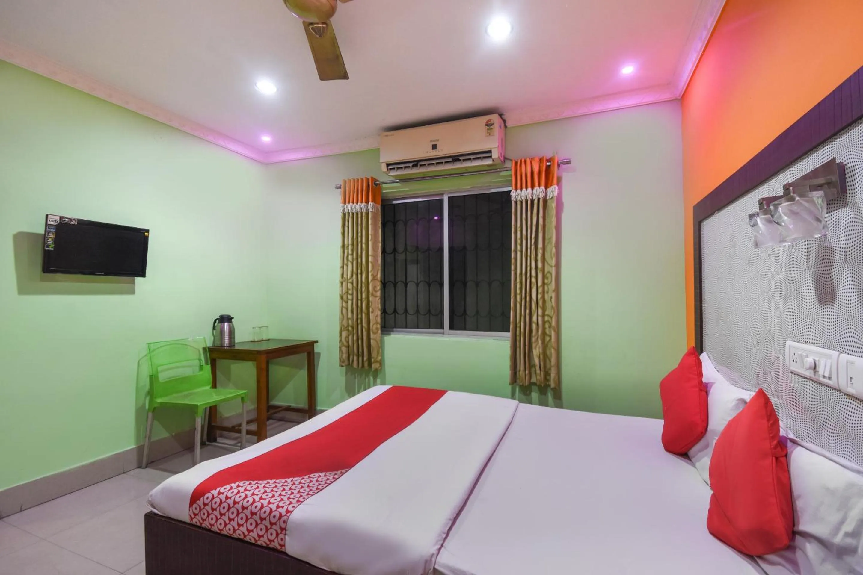 Bedroom in Hotel O Kohinoor