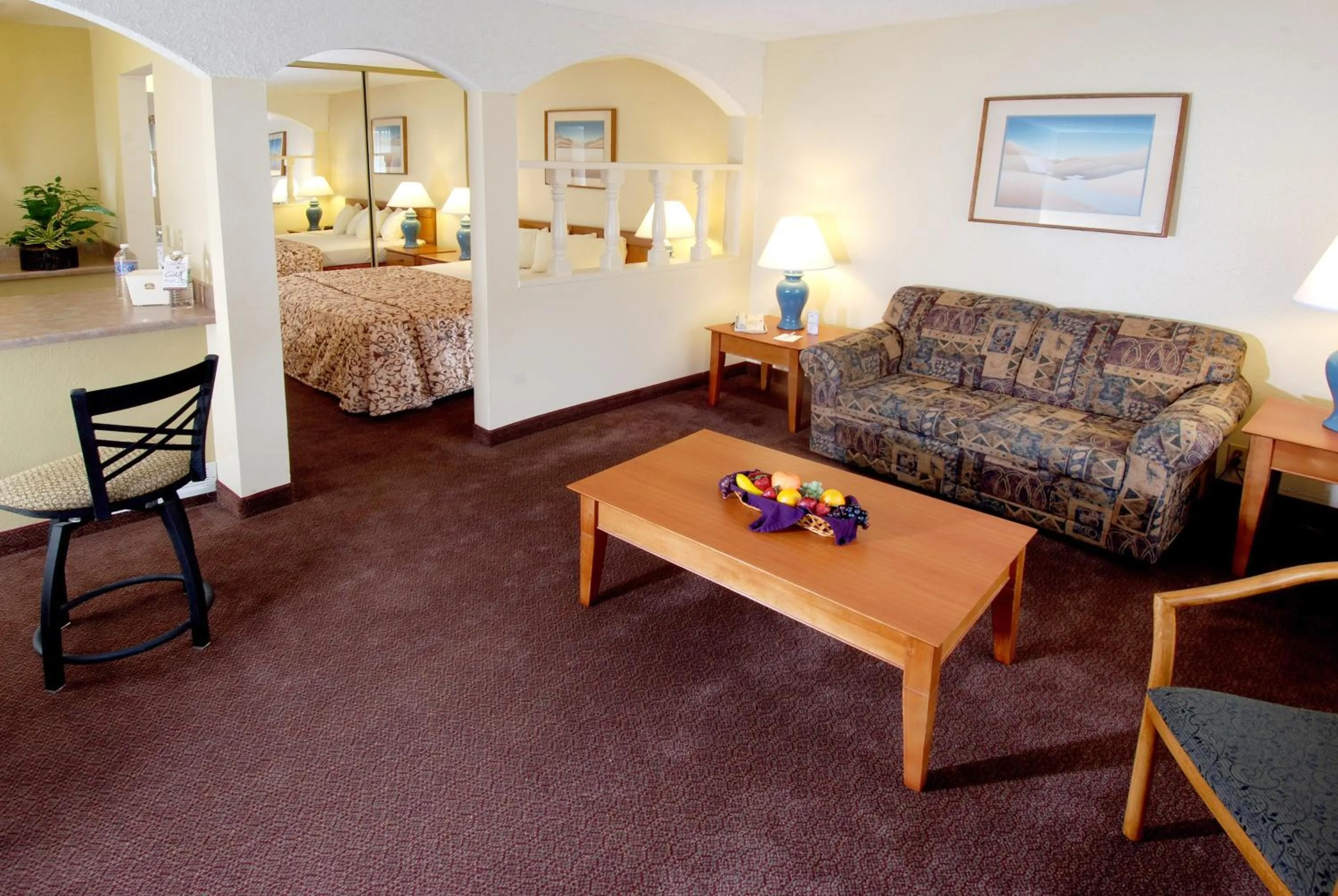 Living room, Bed in Mardi Gras Hotel & Casino