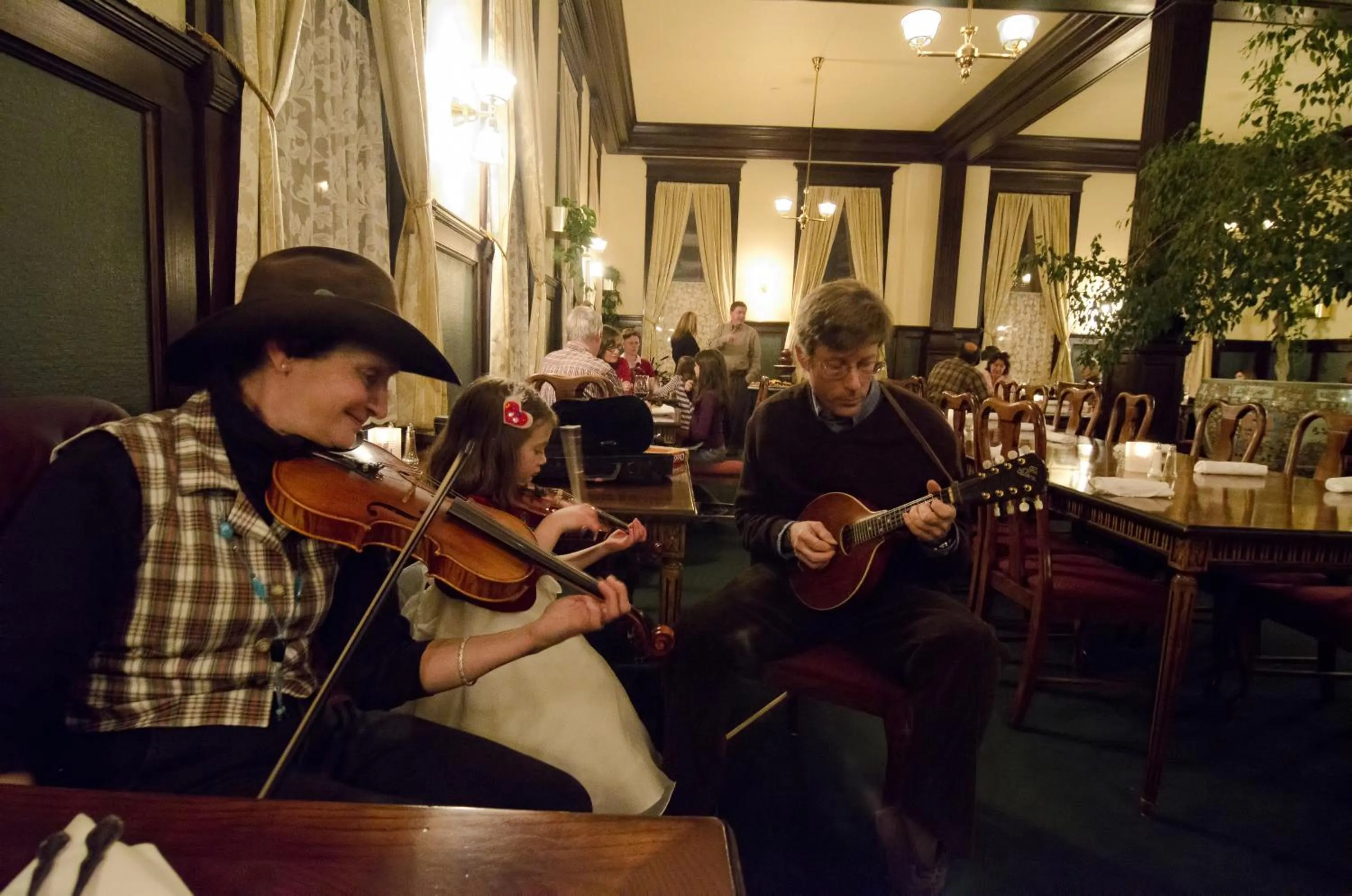 Evening entertainment in Geiser Grand Hotel