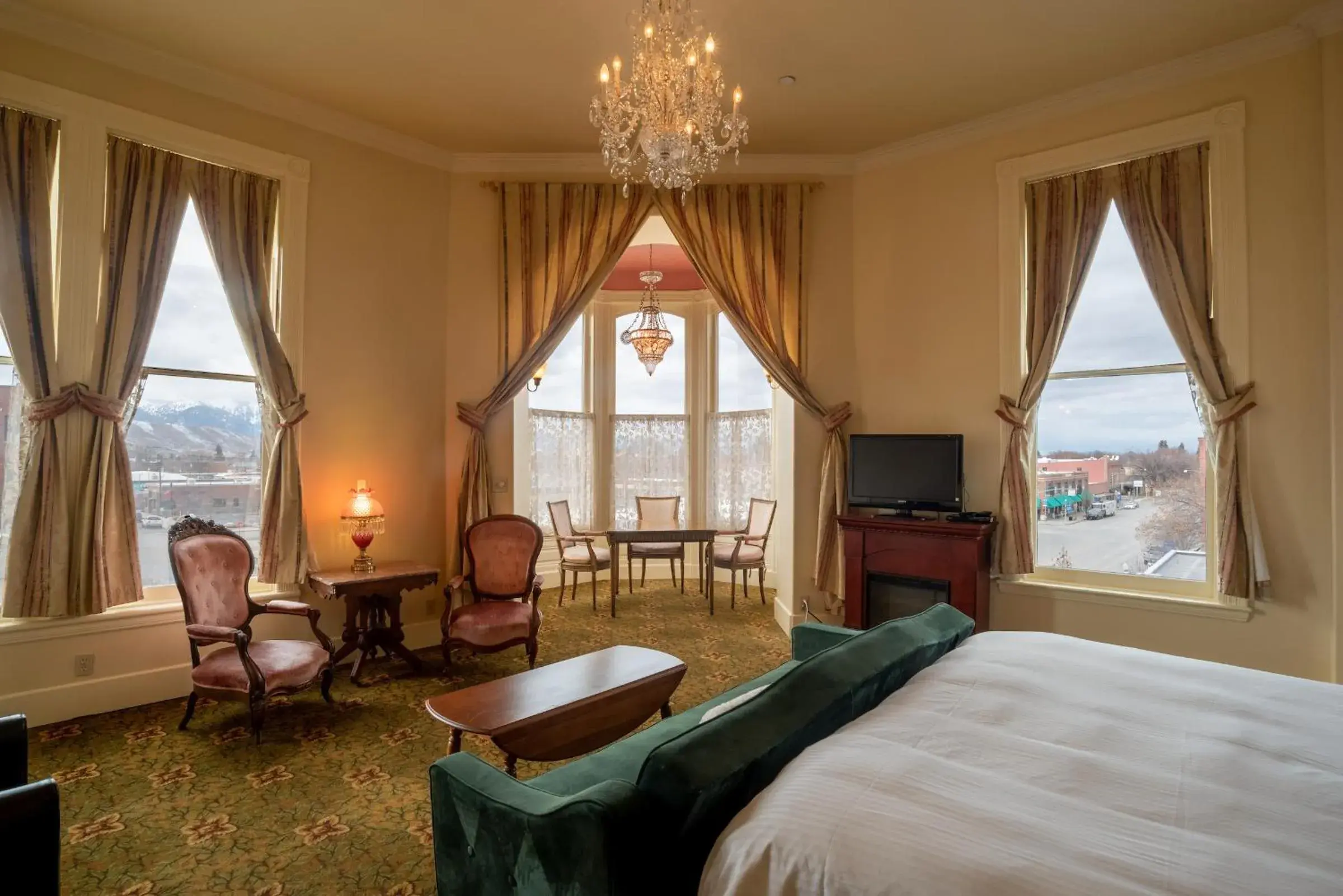 Suite with Spa Bath in Geiser Grand Hotel Suite with Spa Bath in Geiser Grand Hotel