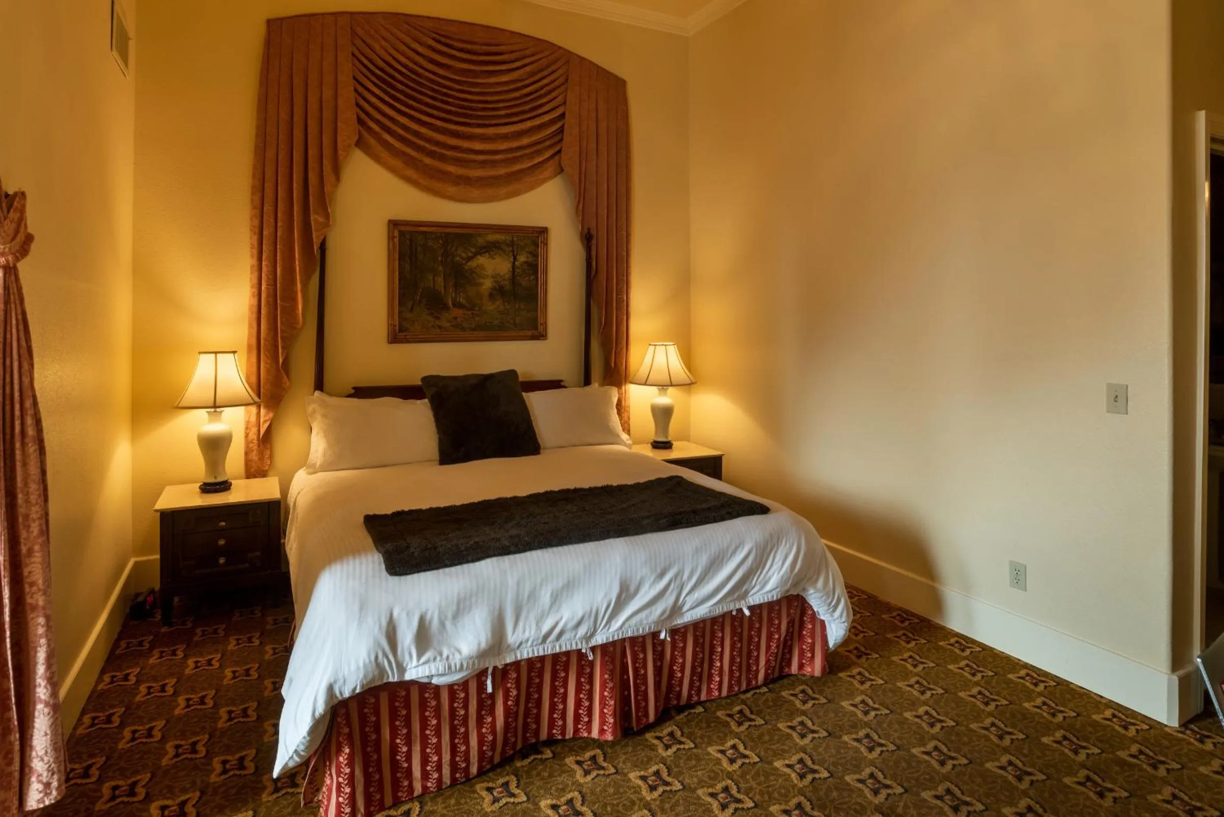 Bed in Geiser Grand Hotel