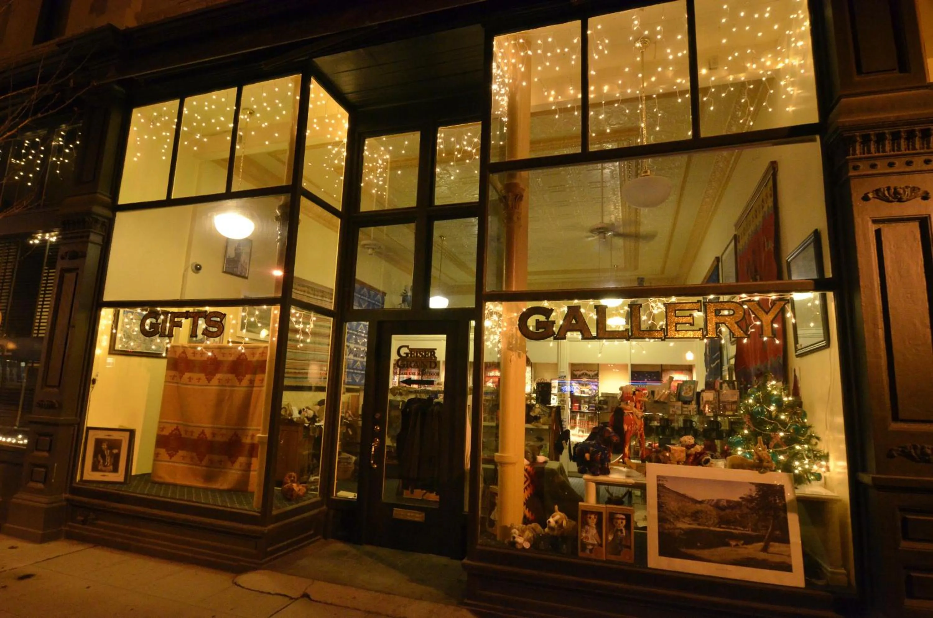 Facade/entrance in Geiser Grand Hotel