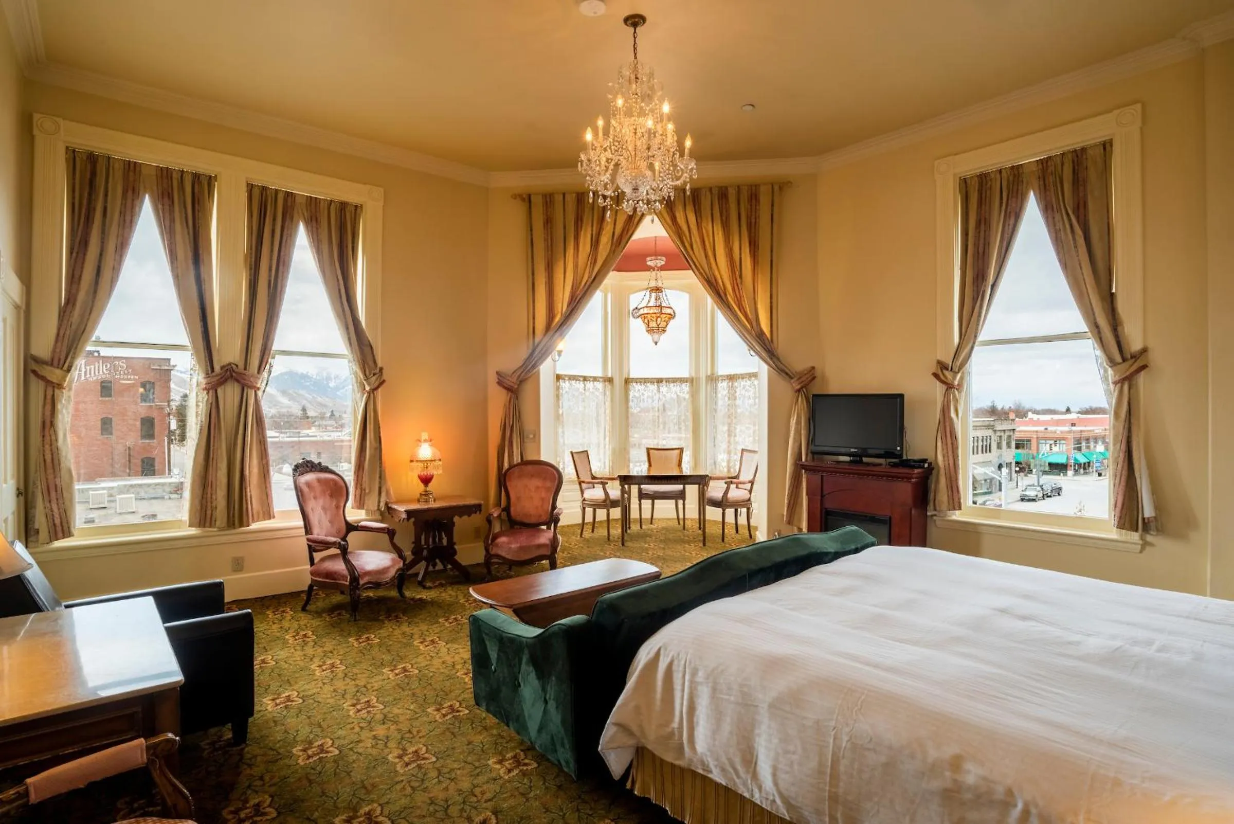 Bed in Geiser Grand Hotel