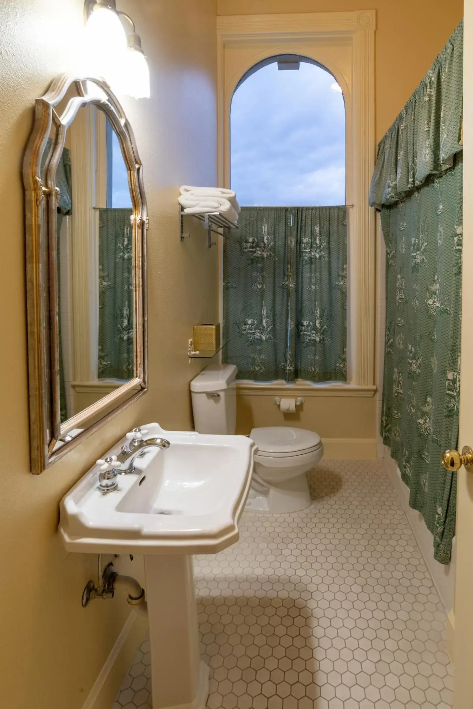 Suite with Mountain View in Geiser Grand Hotel Suite with Mountain View in Geiser Grand Hotel