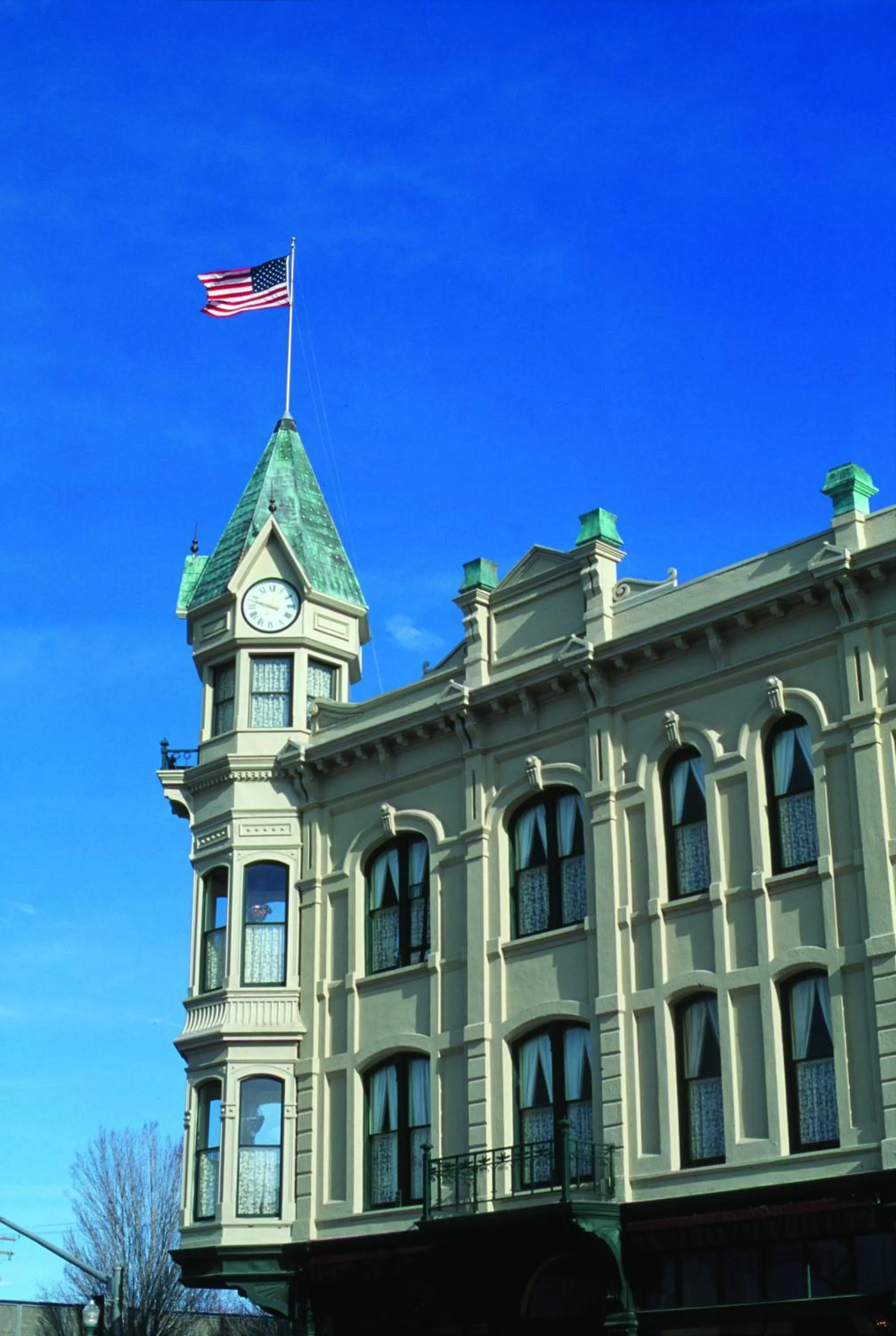 Facade/entrance in Geiser Grand Hotel