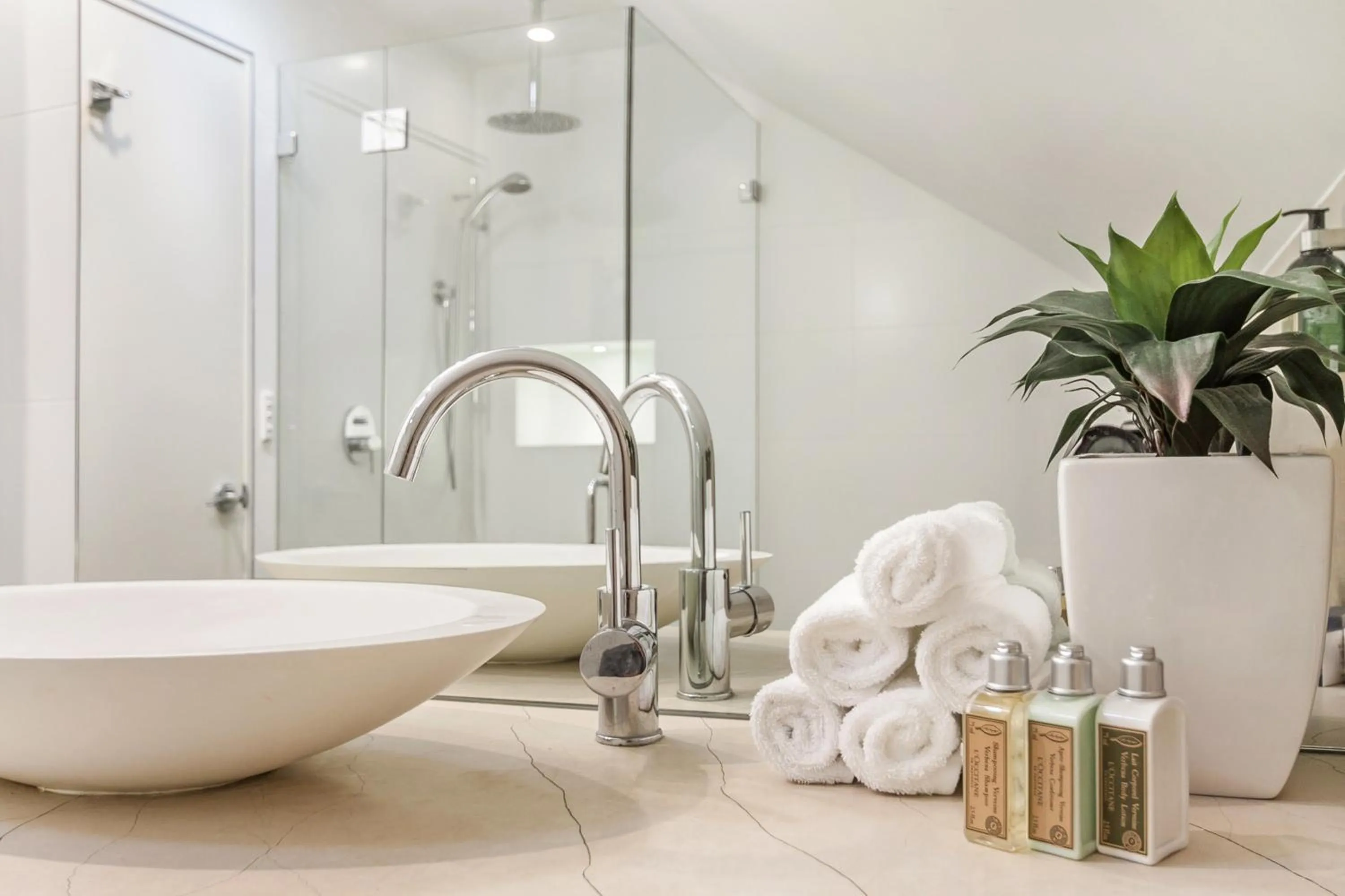 Bathroom in Cremorne Point Manor
