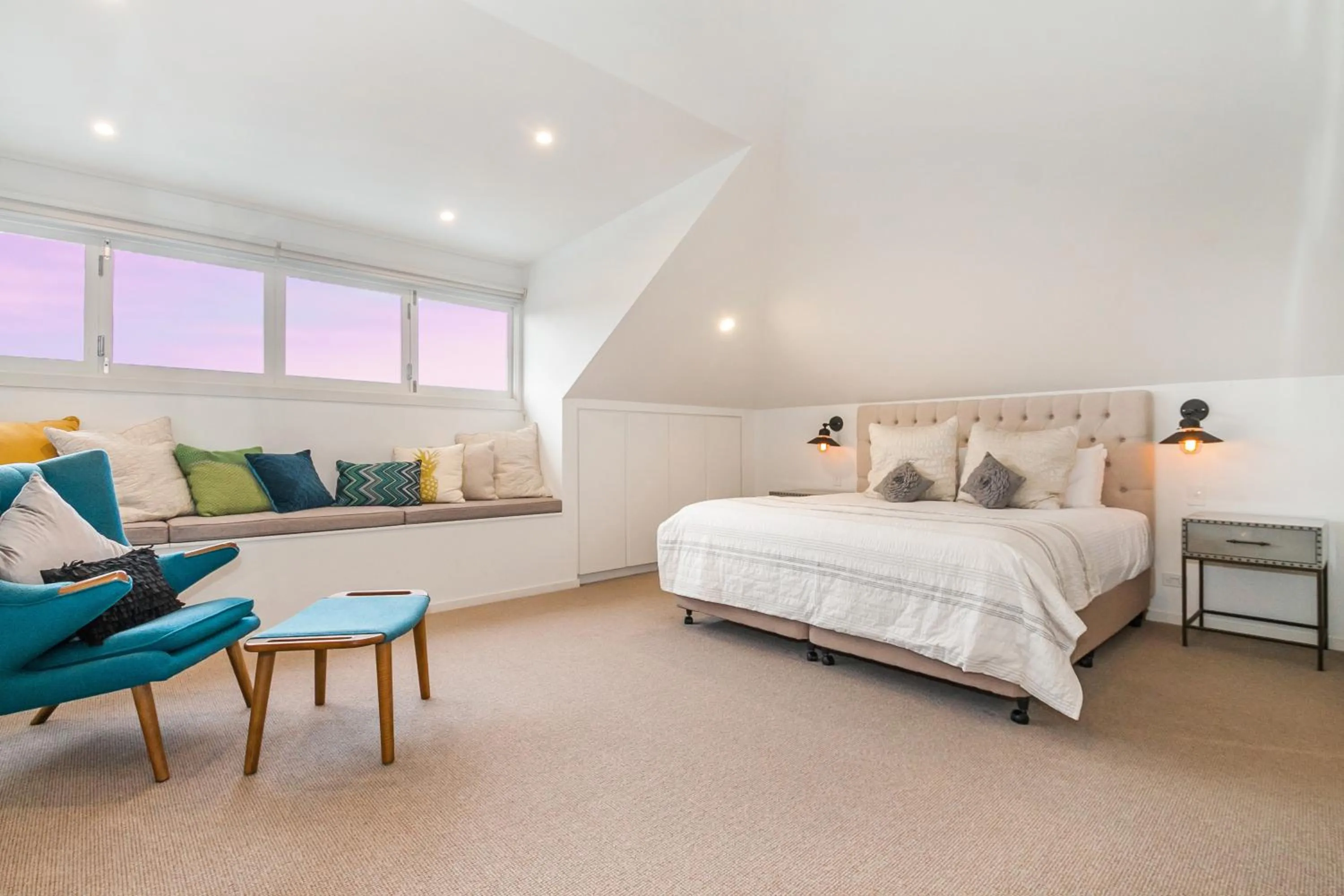 Bed in Cremorne Point Manor