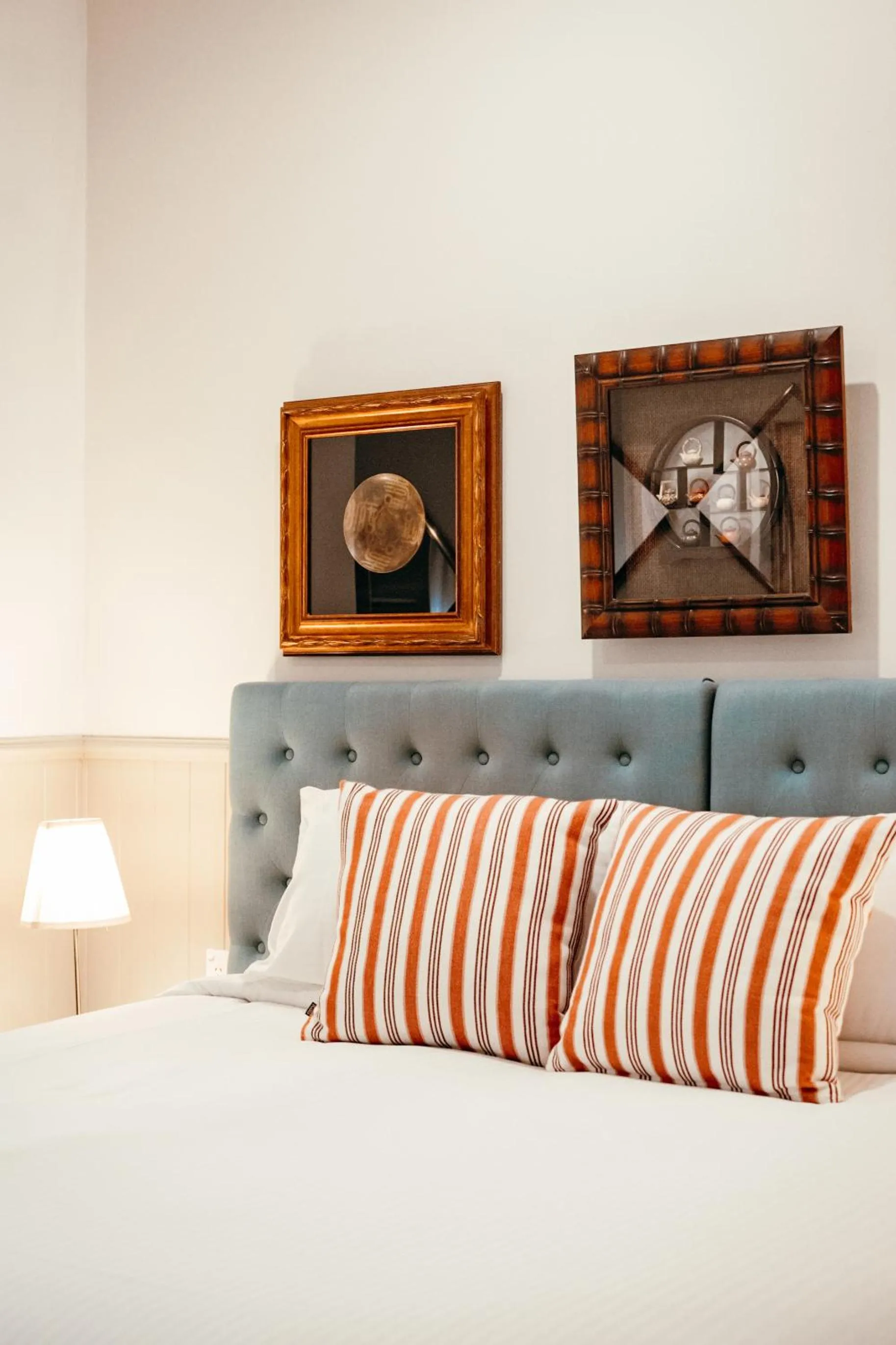 Bed in Cremorne Point Manor