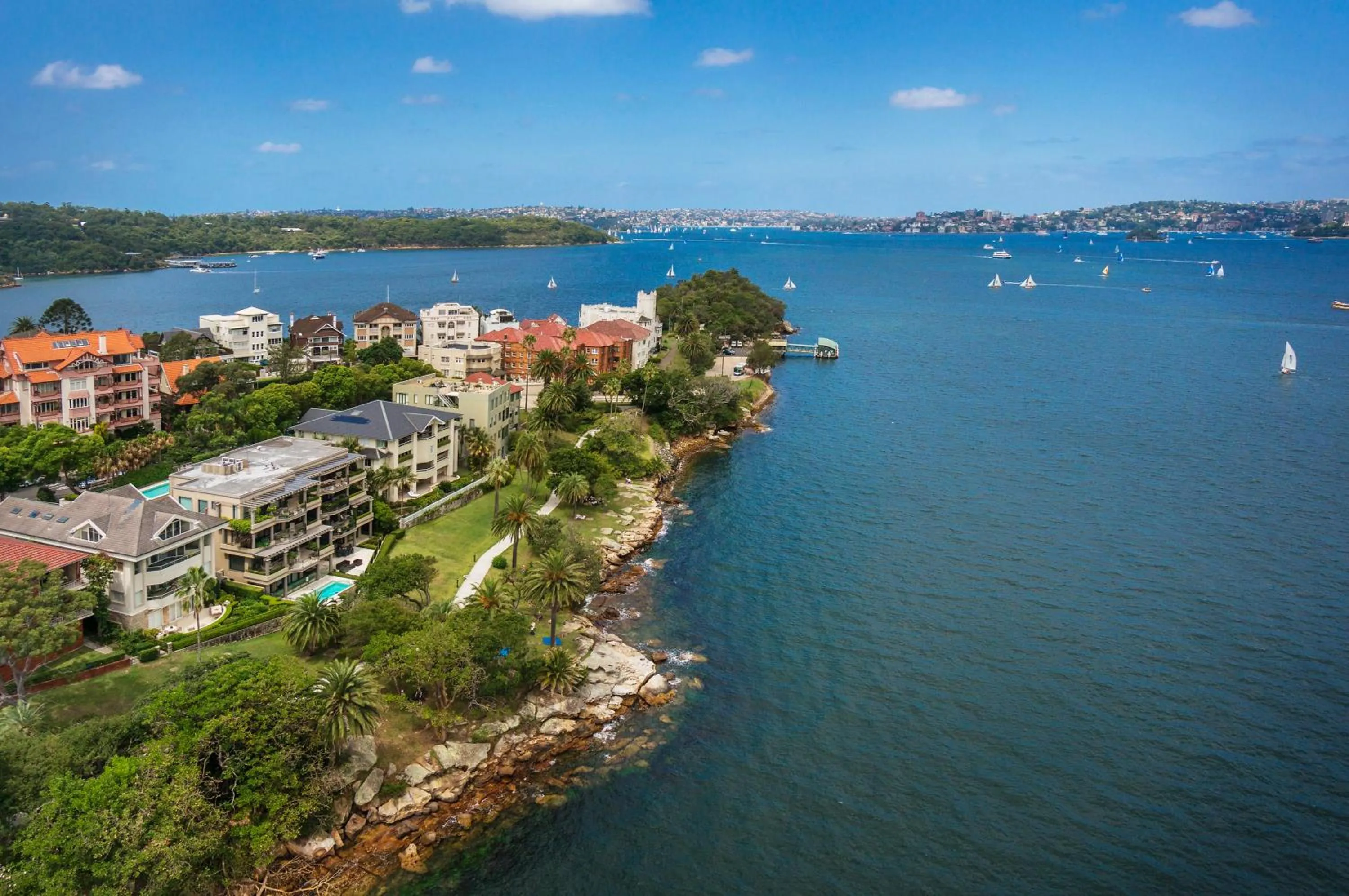 Day in Cremorne Point Manor