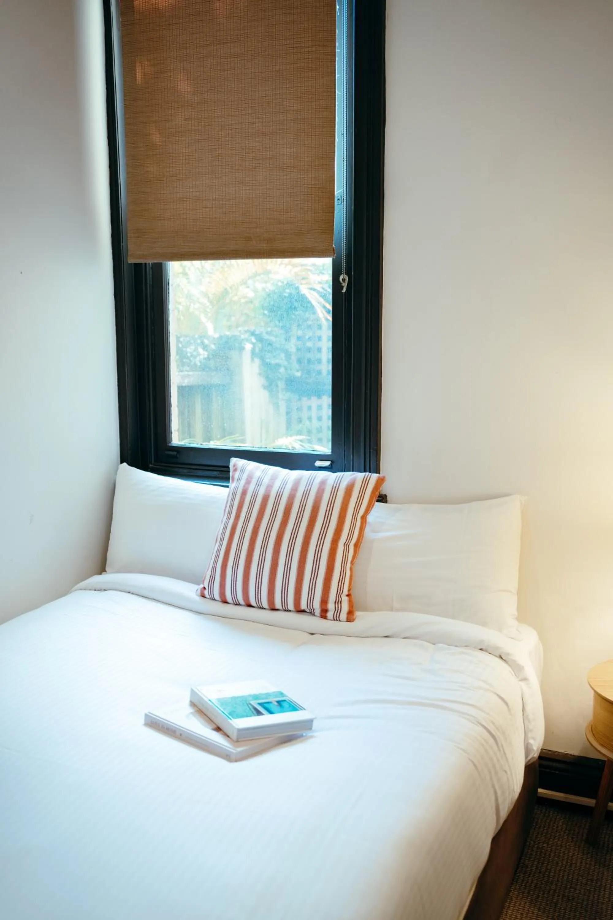 Bed in Cremorne Point Manor