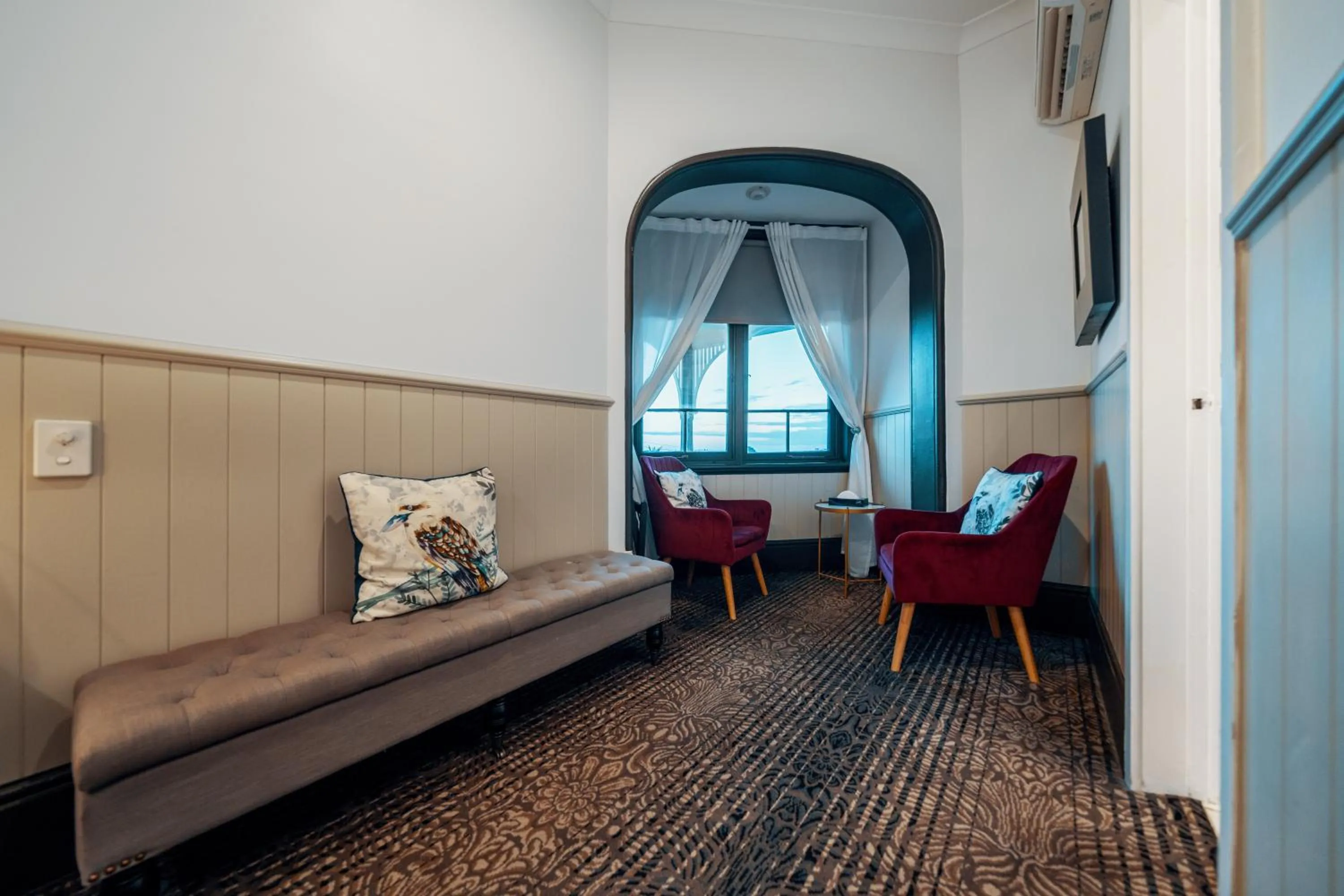 Bed in Cremorne Point Manor