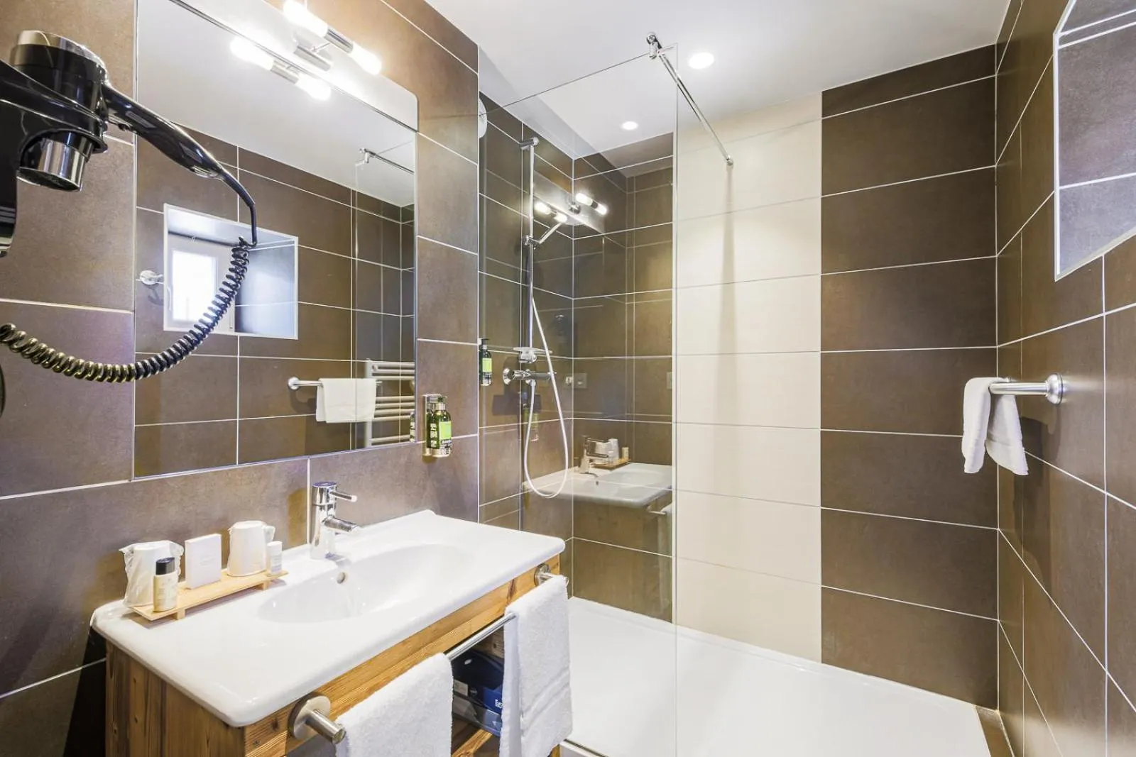 Bathroom in Hôtel et Spa les Clarines