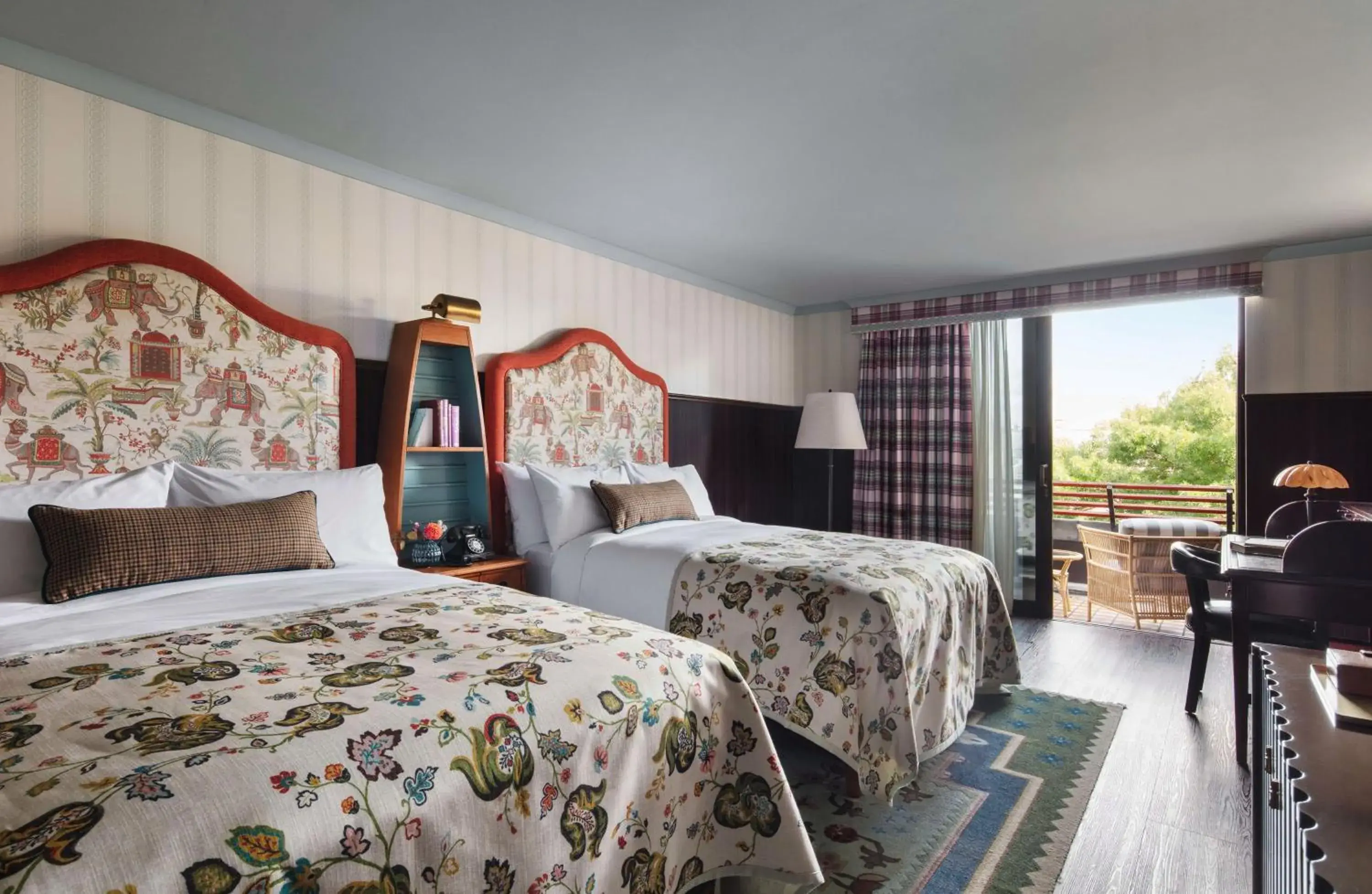 Graduate Twin Room with Balcony and River View in Graduate Cambridge Graduate Twin Room with Balcony and River View in Graduate Cambridge