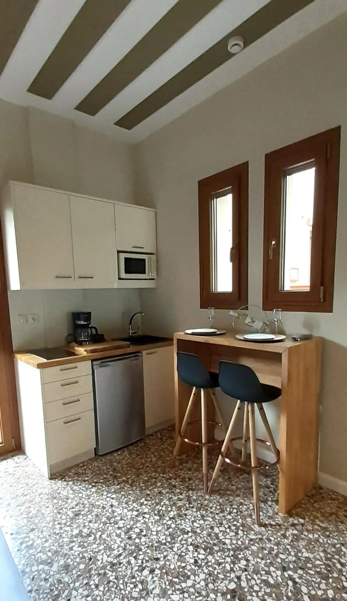 Kitchen or kitchenette in Andros 4 All Seasons Villas & Suites