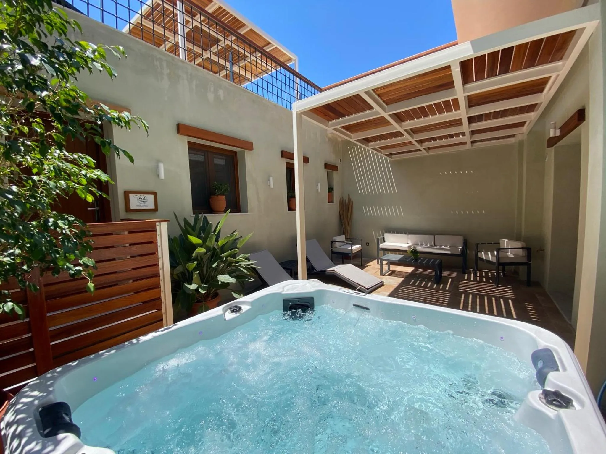 Hot Tub in Andros 4 All Seasons Villas & Suites