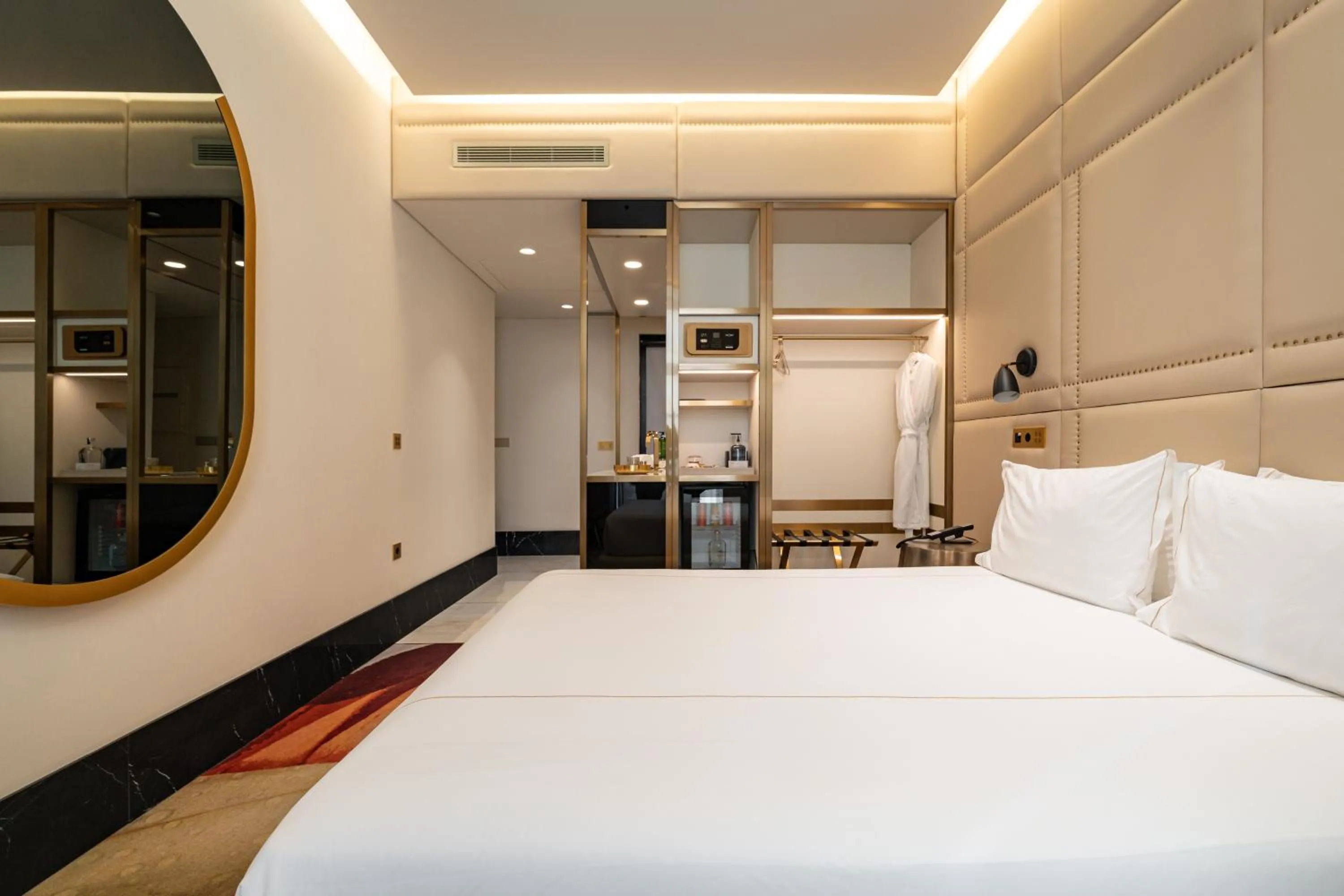 TV and multimedia, Bed in Madalena by The Beautique Hotels