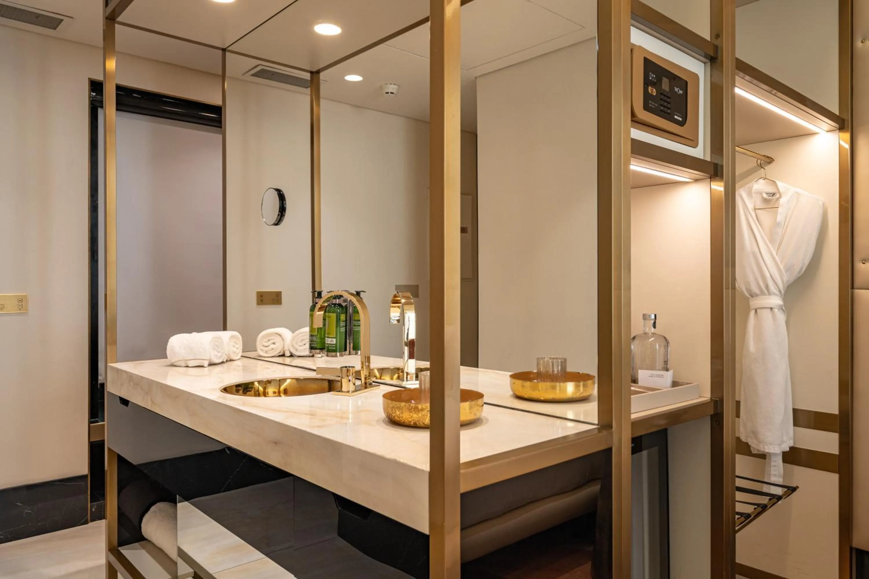 Bathroom in Madalena by The Beautique Hotels