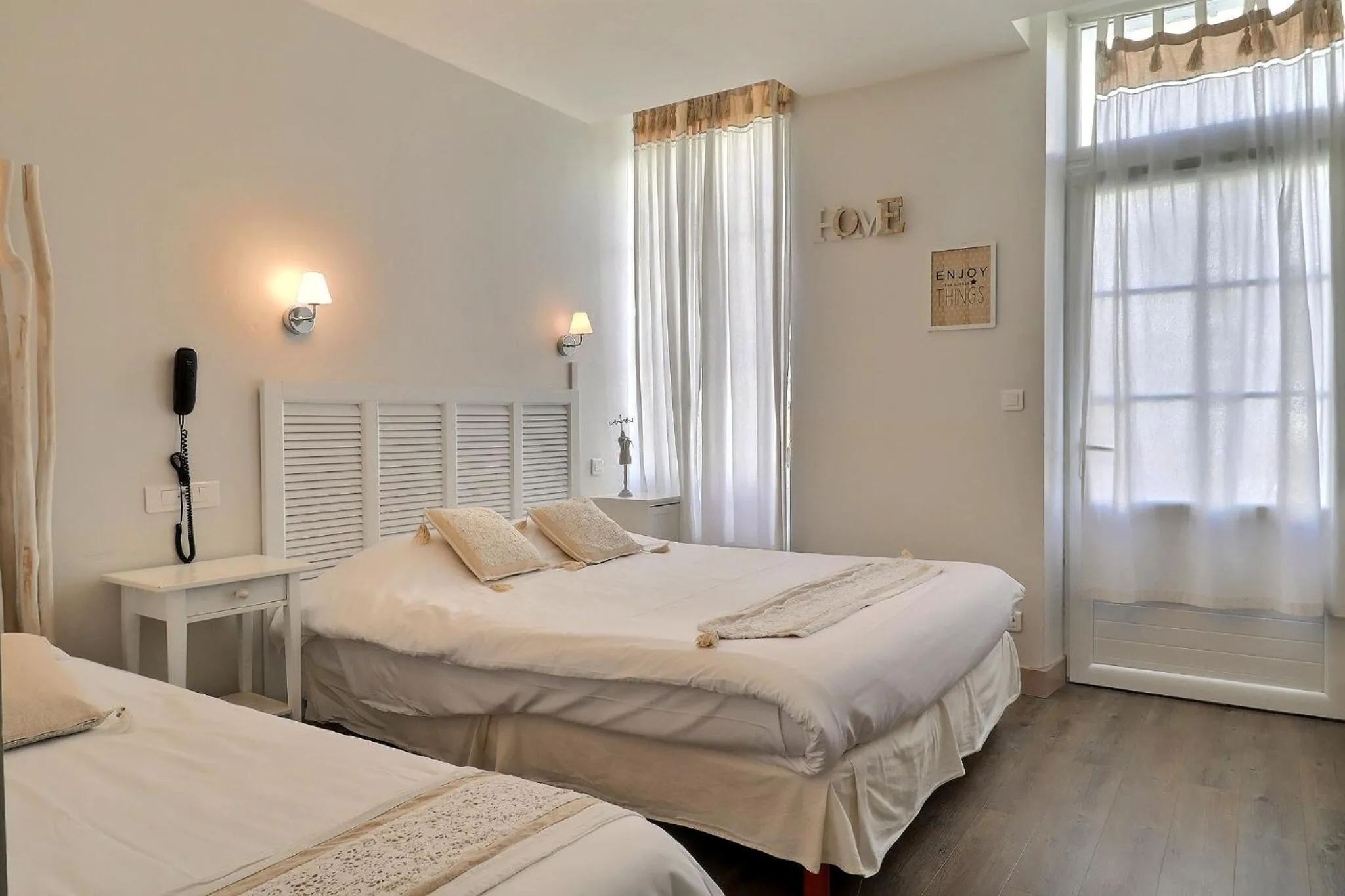 Photo of the whole room, Bed in Grand Hôtel des Bains SPA