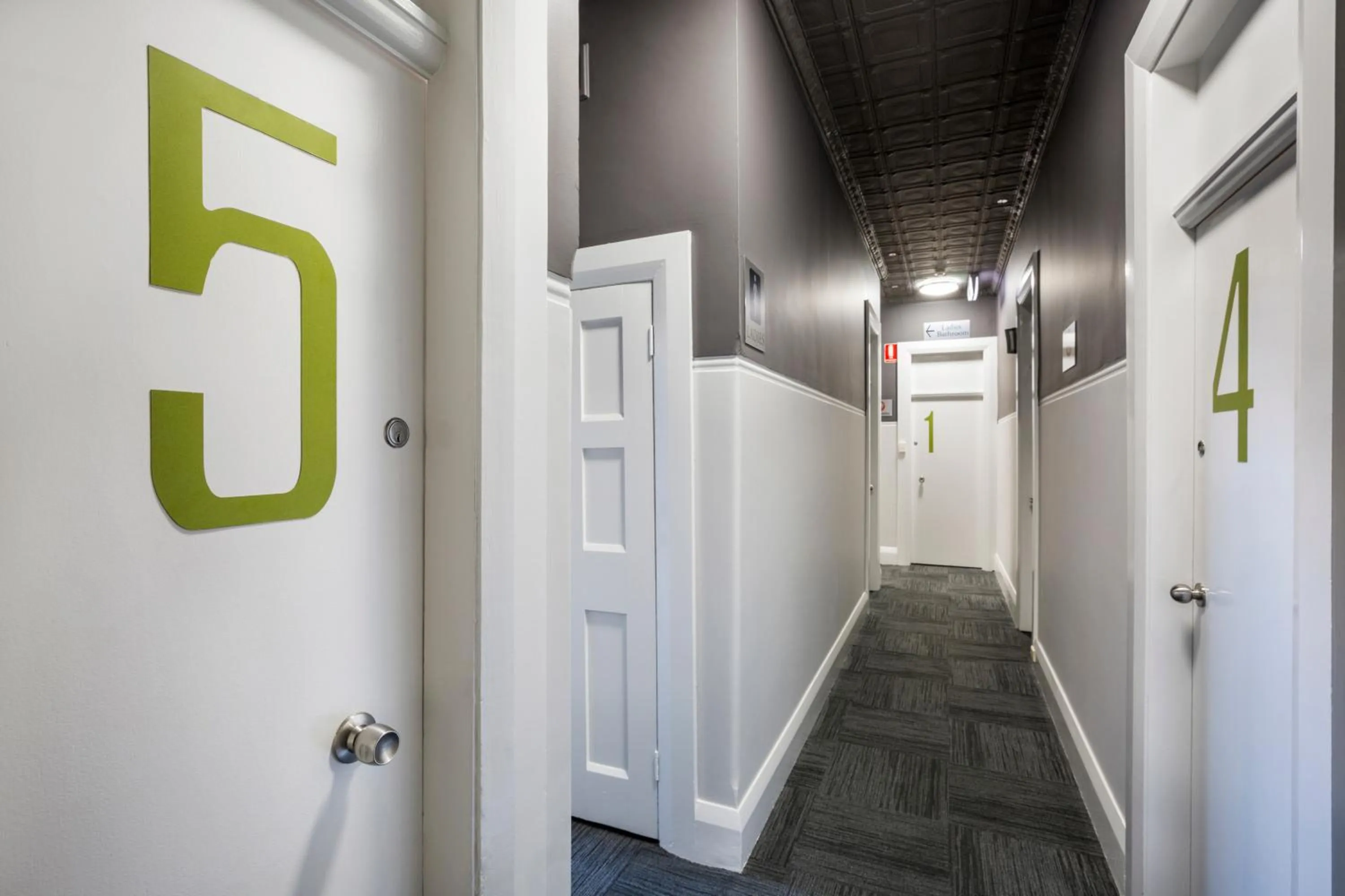 Area and facilities in Melton Hotel Auburn