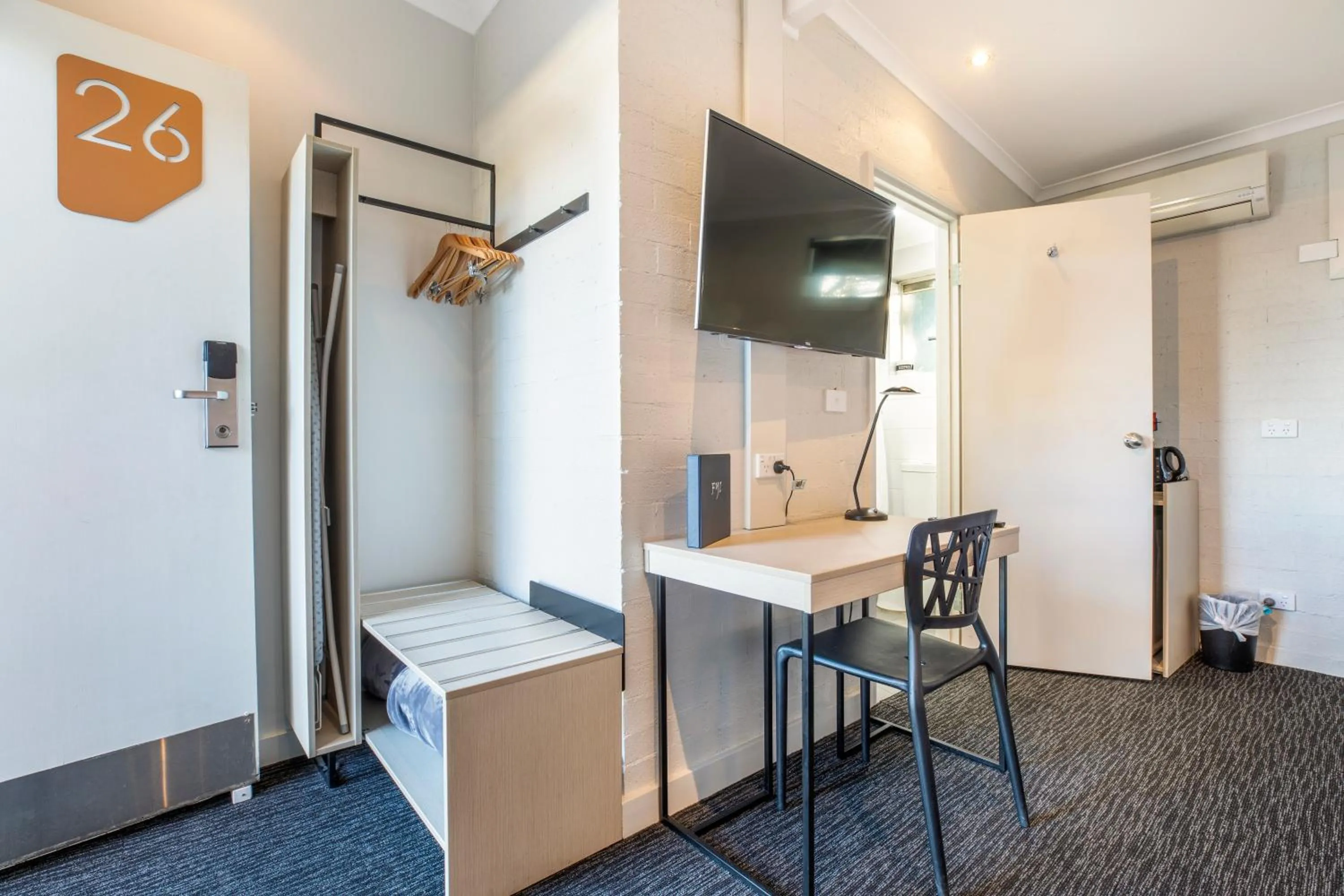 TV and multimedia in Nightcap at Colyton Hotel