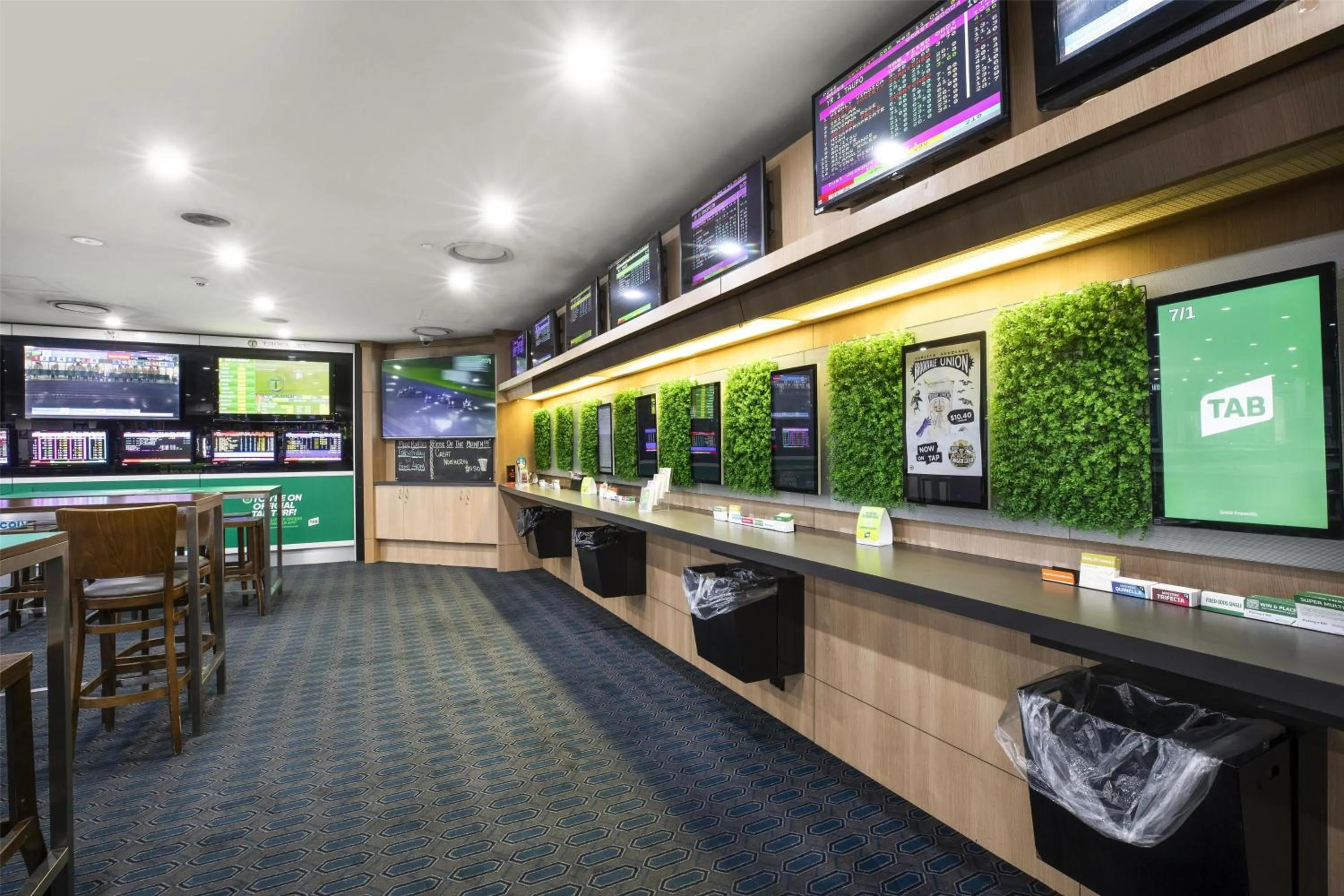 Lounge or bar in Nightcap at Colyton Hotel