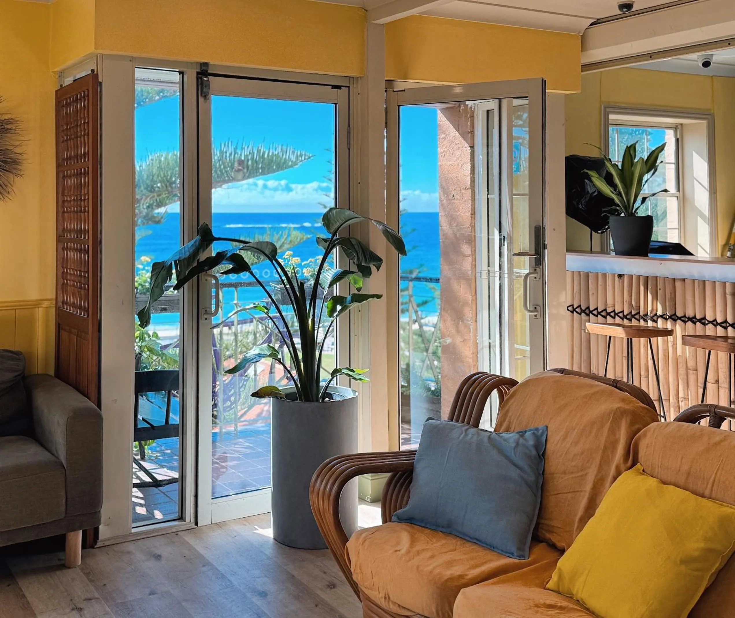 Property building in Mad Monkey Hostel Coogee Beach