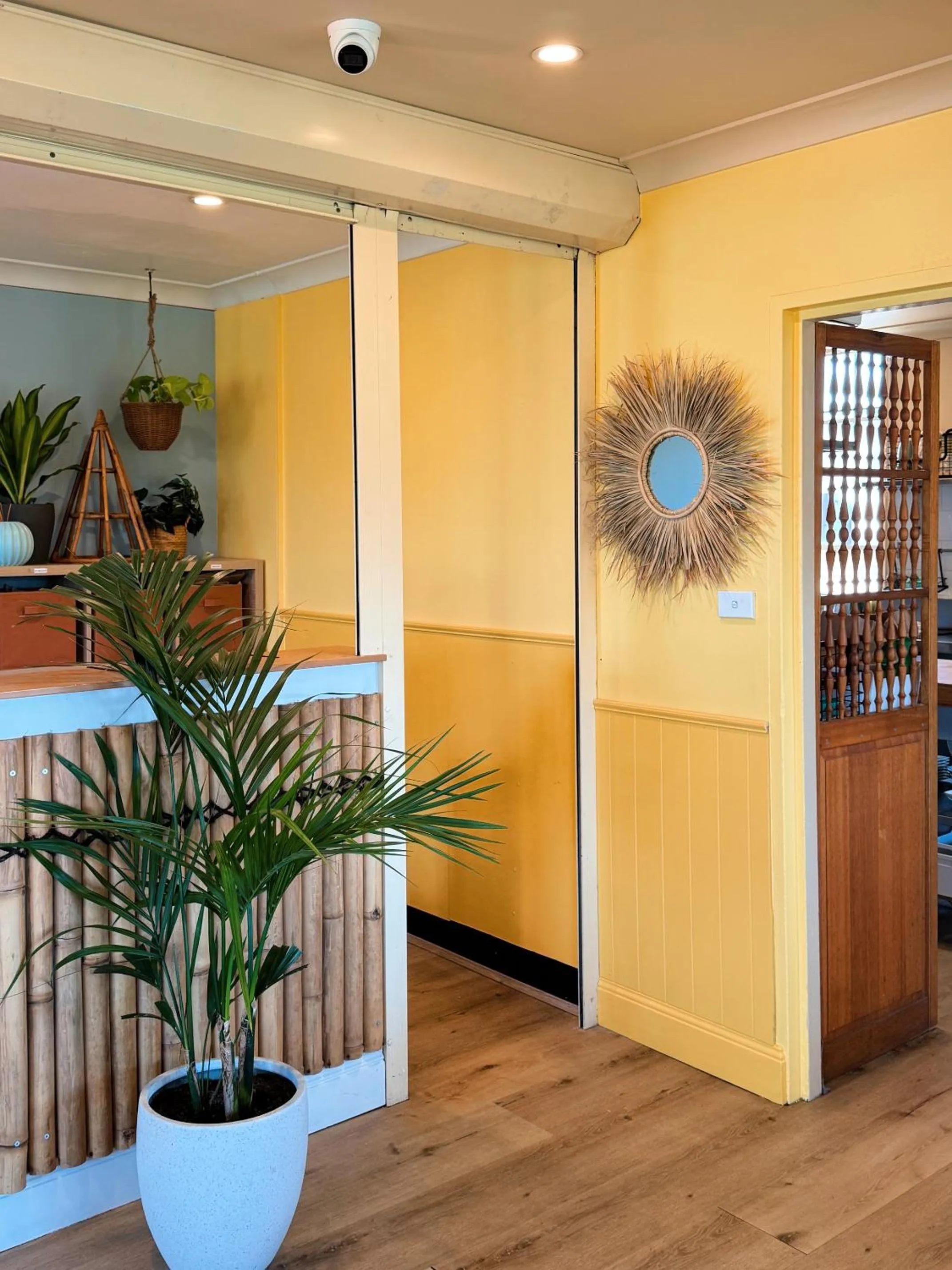 Property building in Mad Monkey Hostel Coogee Beach