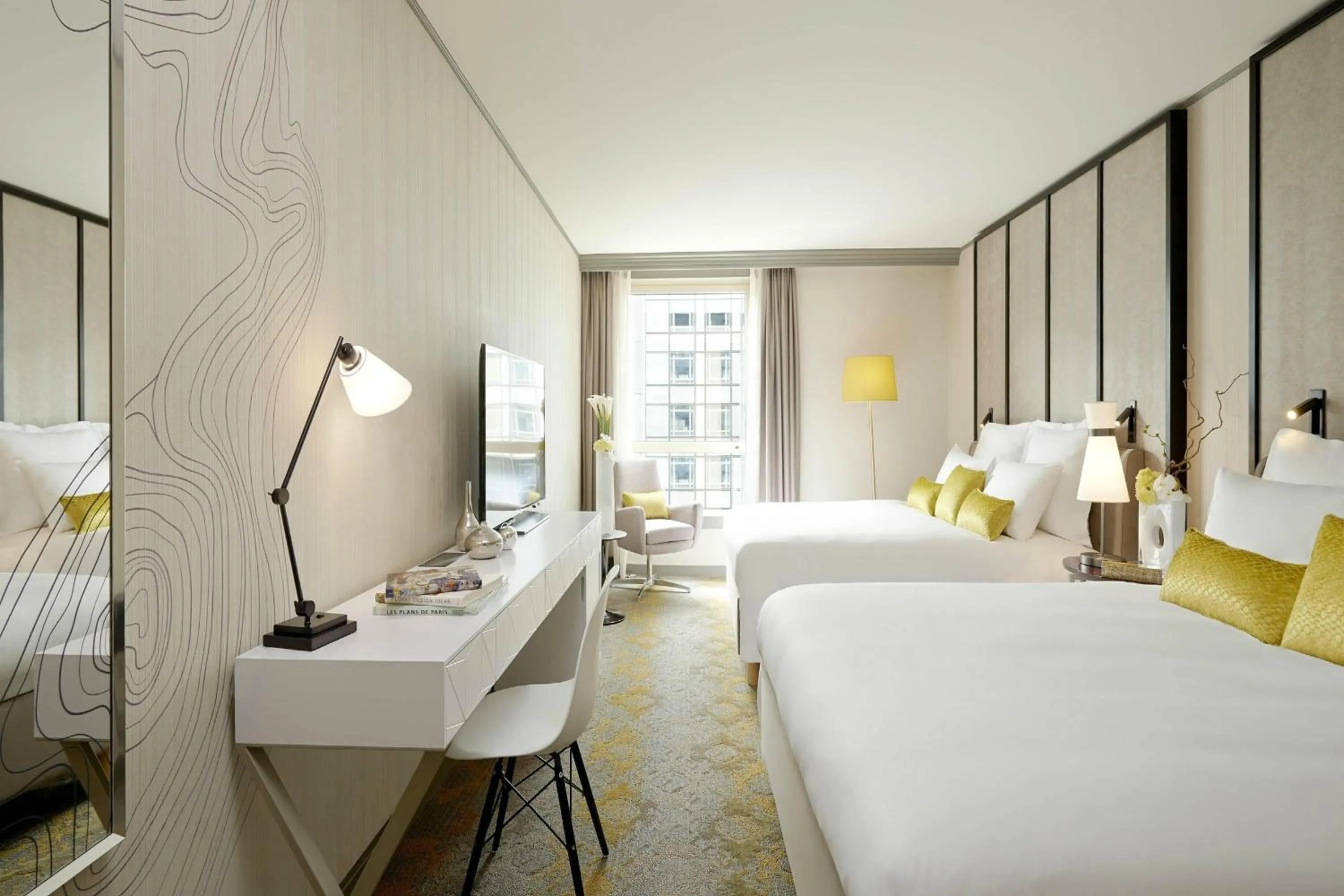 Photo of the whole room, Bed in Renaissance Paris La Defense Hotel