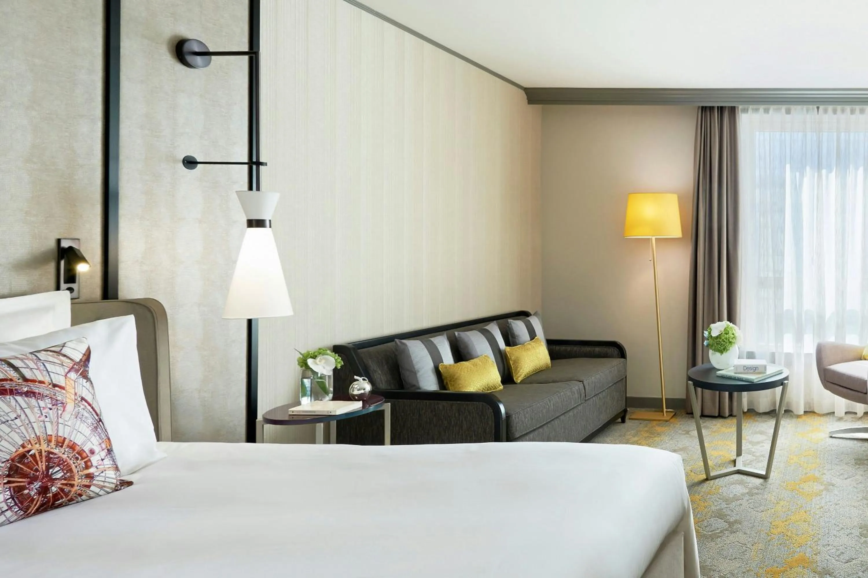 Photo of the whole room, Bed in Renaissance Paris La Defense Hotel