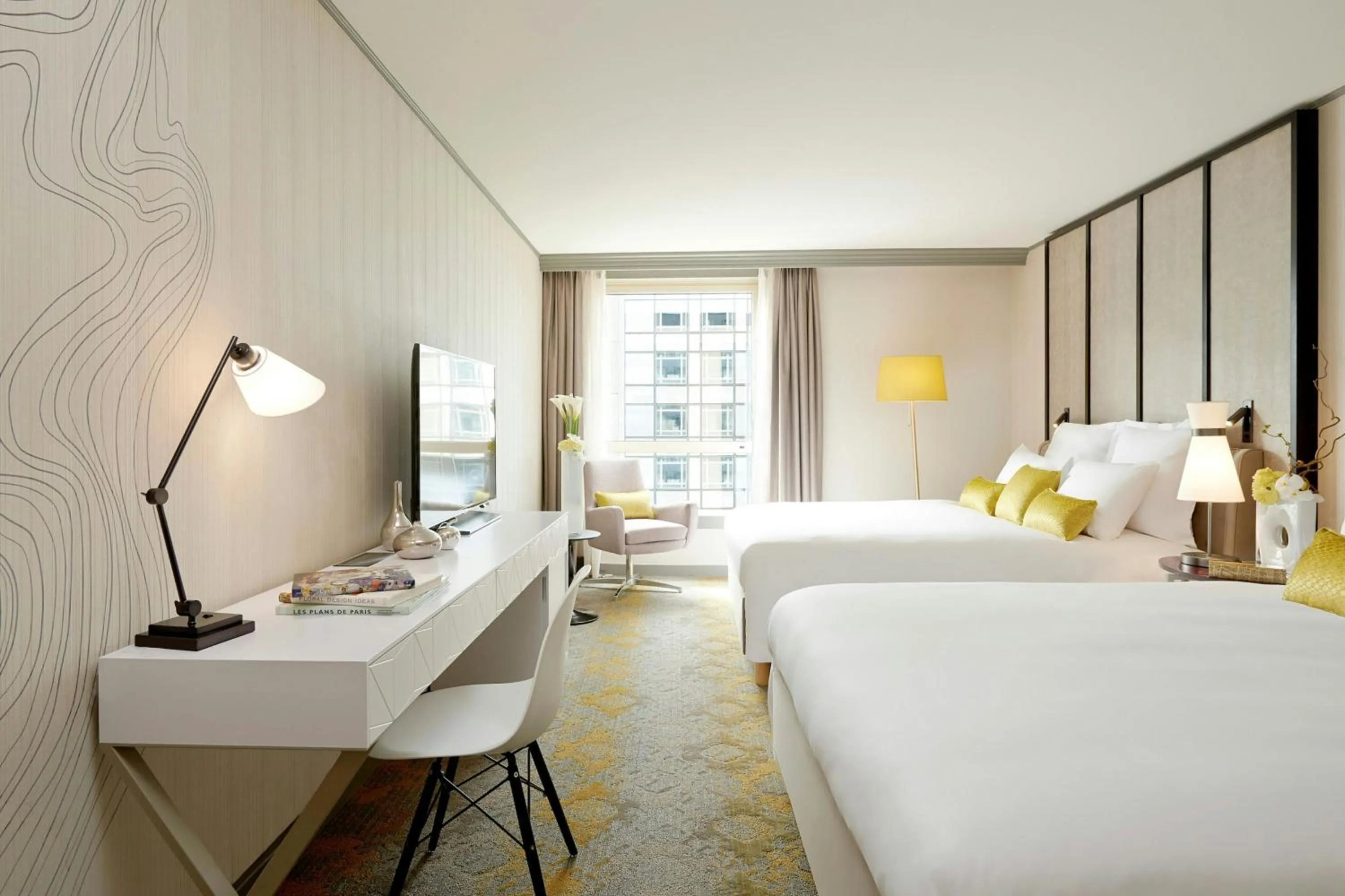 Photo of the whole room, Bed in Renaissance Paris La Defense Hotel