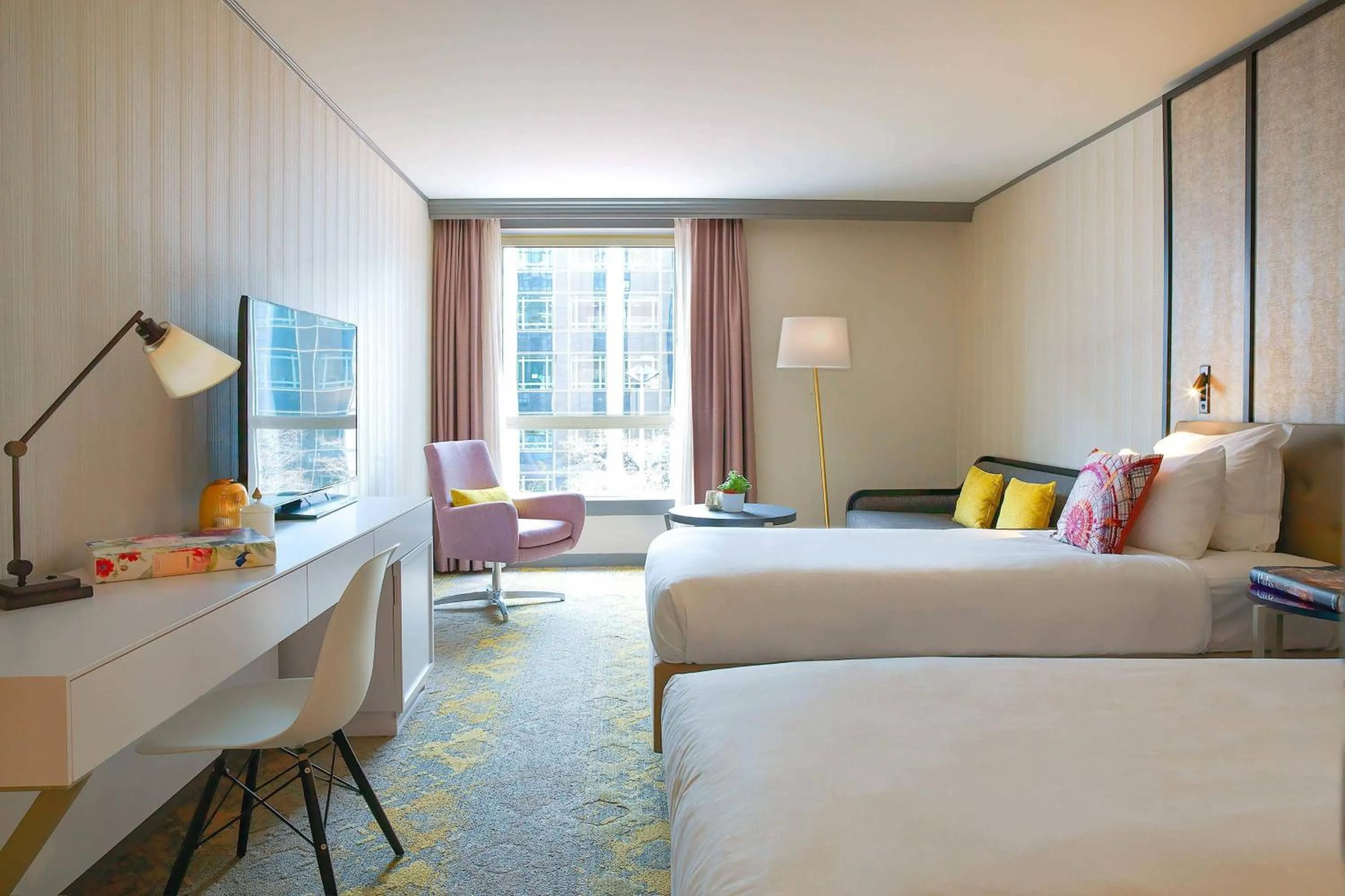 Photo of the whole room, Bed in Renaissance Paris La Defense Hotel