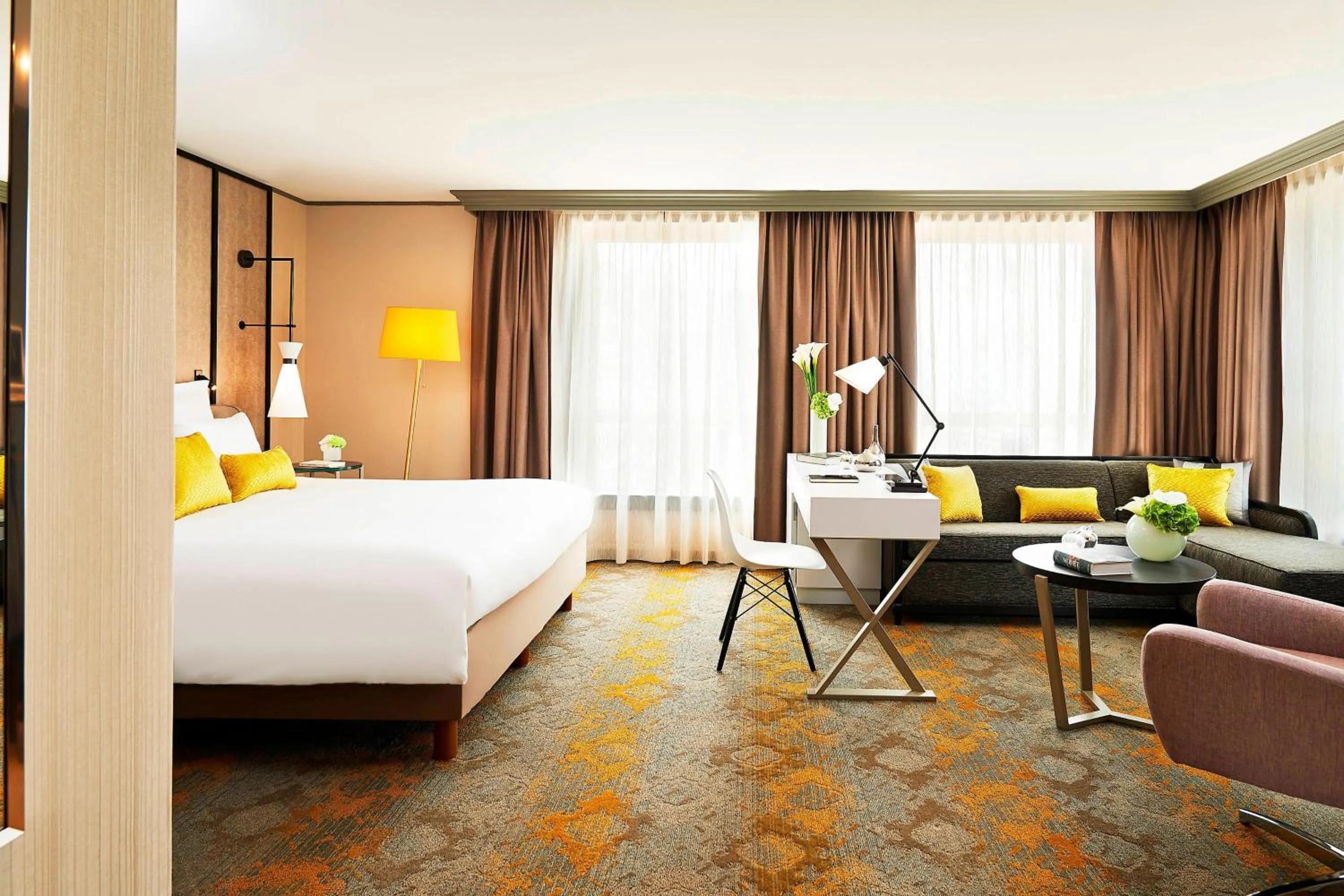 Junior Suite in Renaissance Paris La Defense Hotel