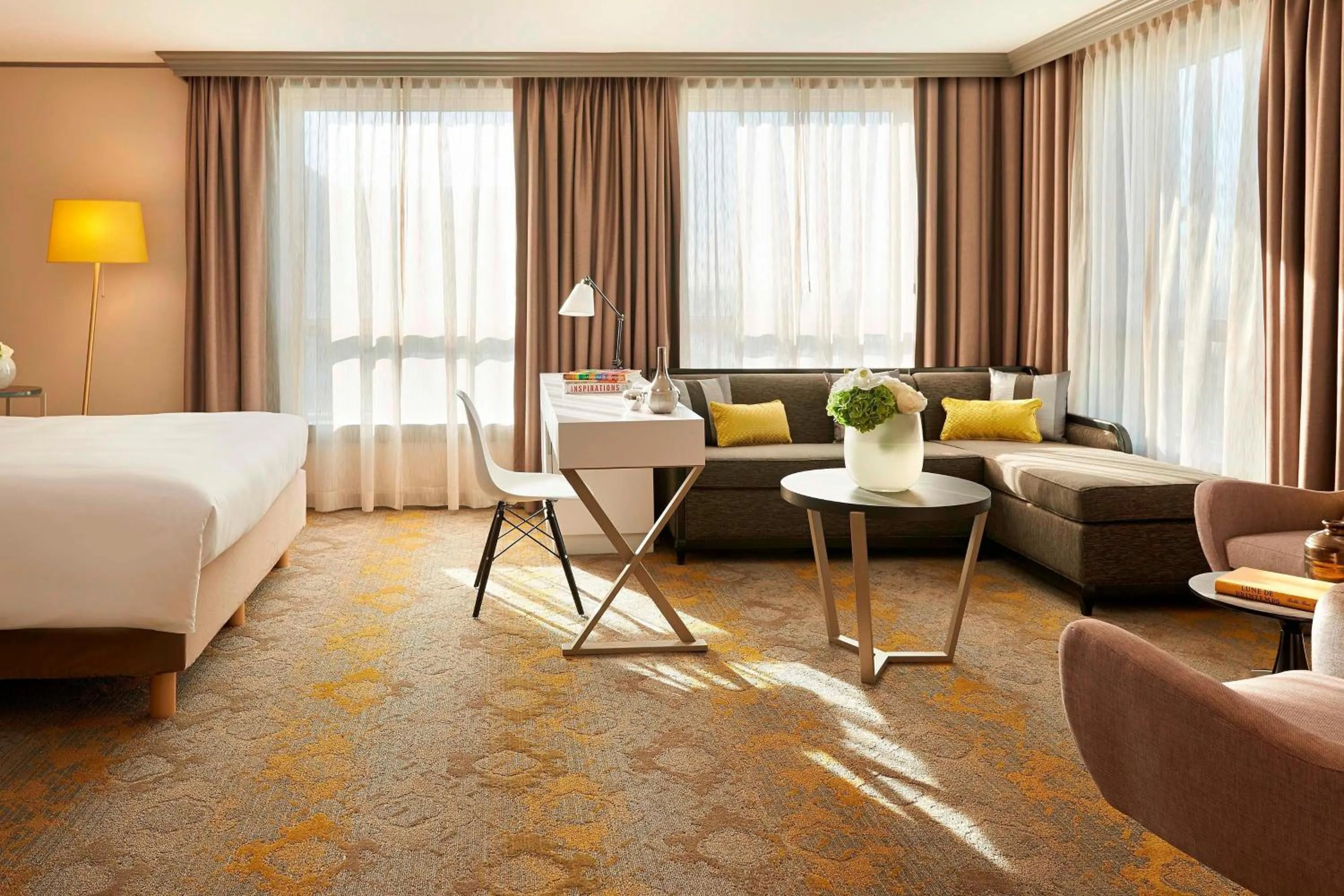 Bedroom, Bed in Renaissance Paris La Defense Hotel