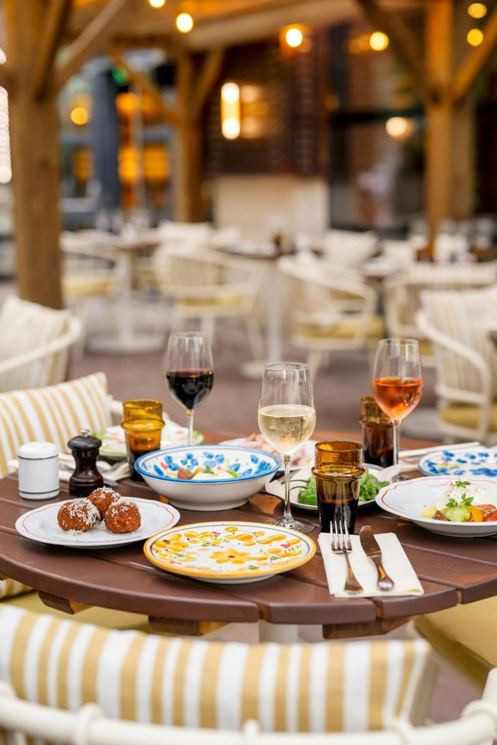 Restaurant/places to eat in Renaissance Paris La Defense Hotel