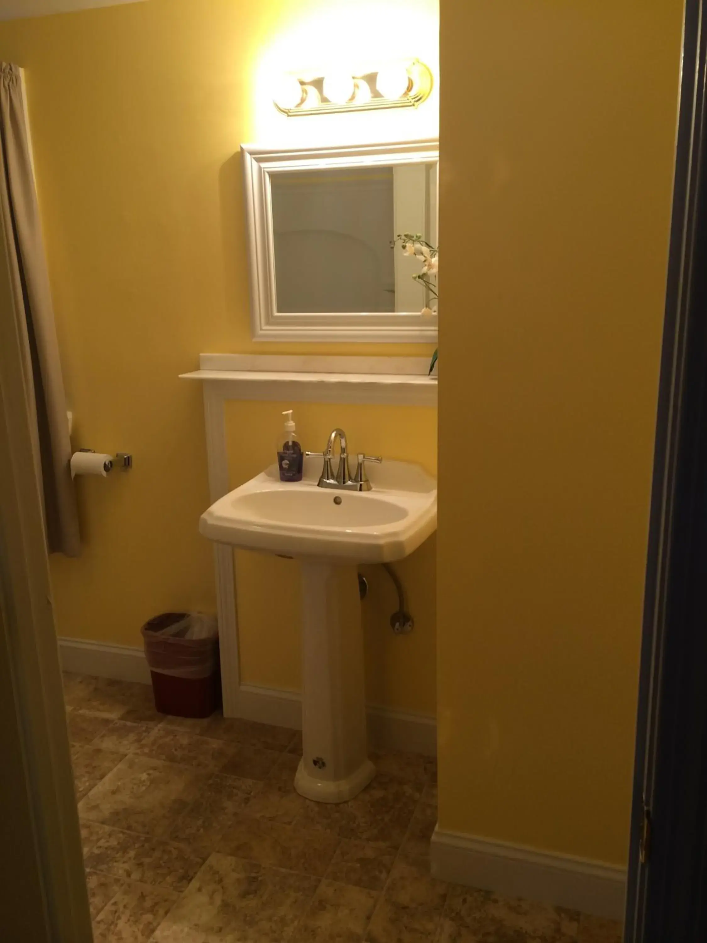 Three Double Bed Suite in Lodge at Kennebunk Three Double Bed Suite in Lodge at Kennebunk