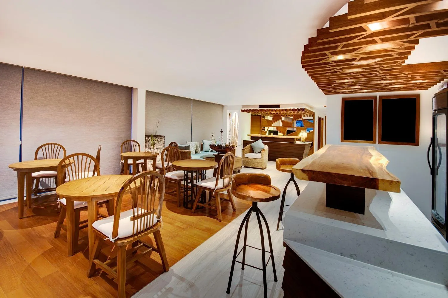 Restaurant/places to eat in Seasalter Maldives