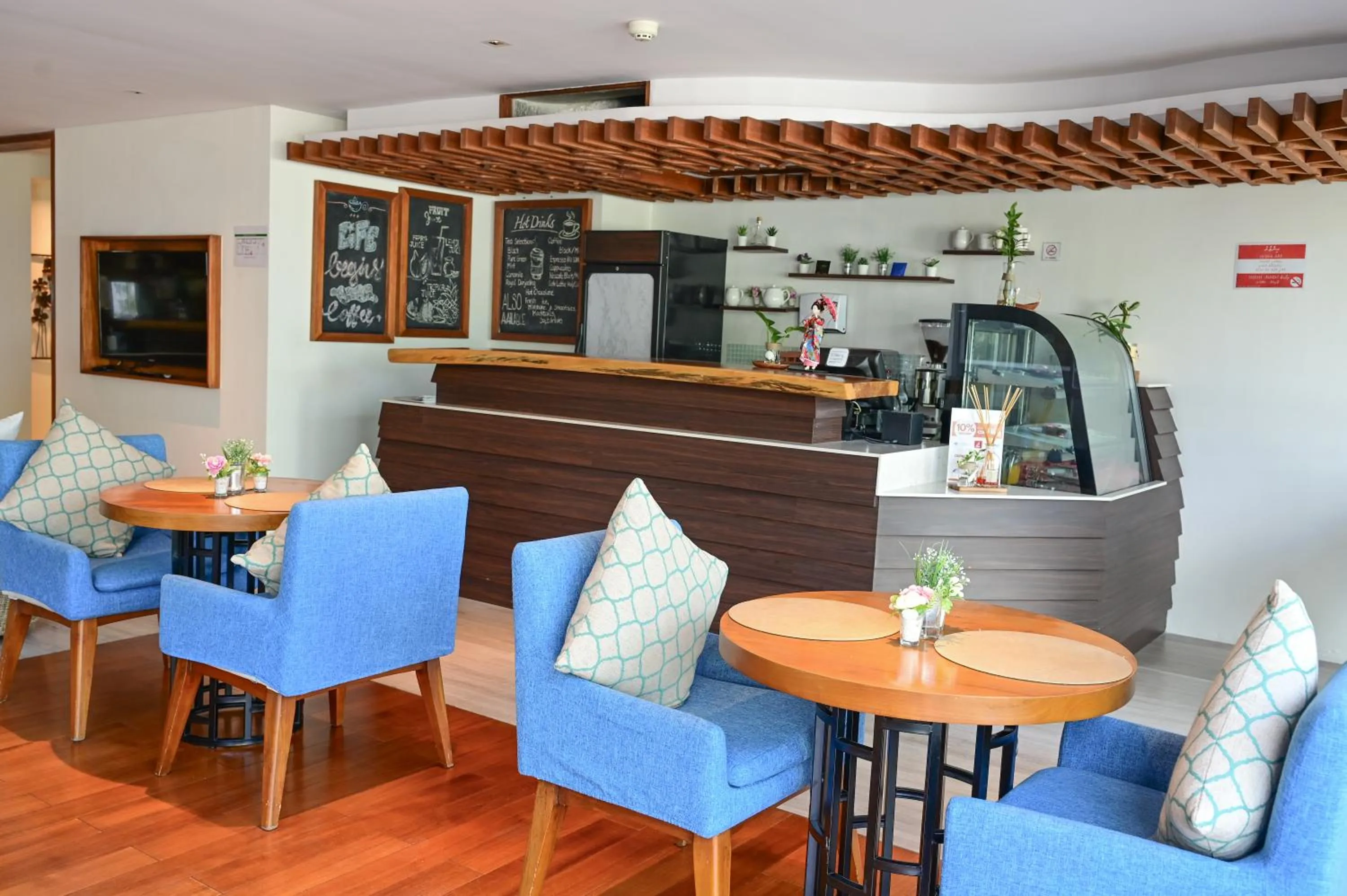 Dining area in Seasalter Maldives