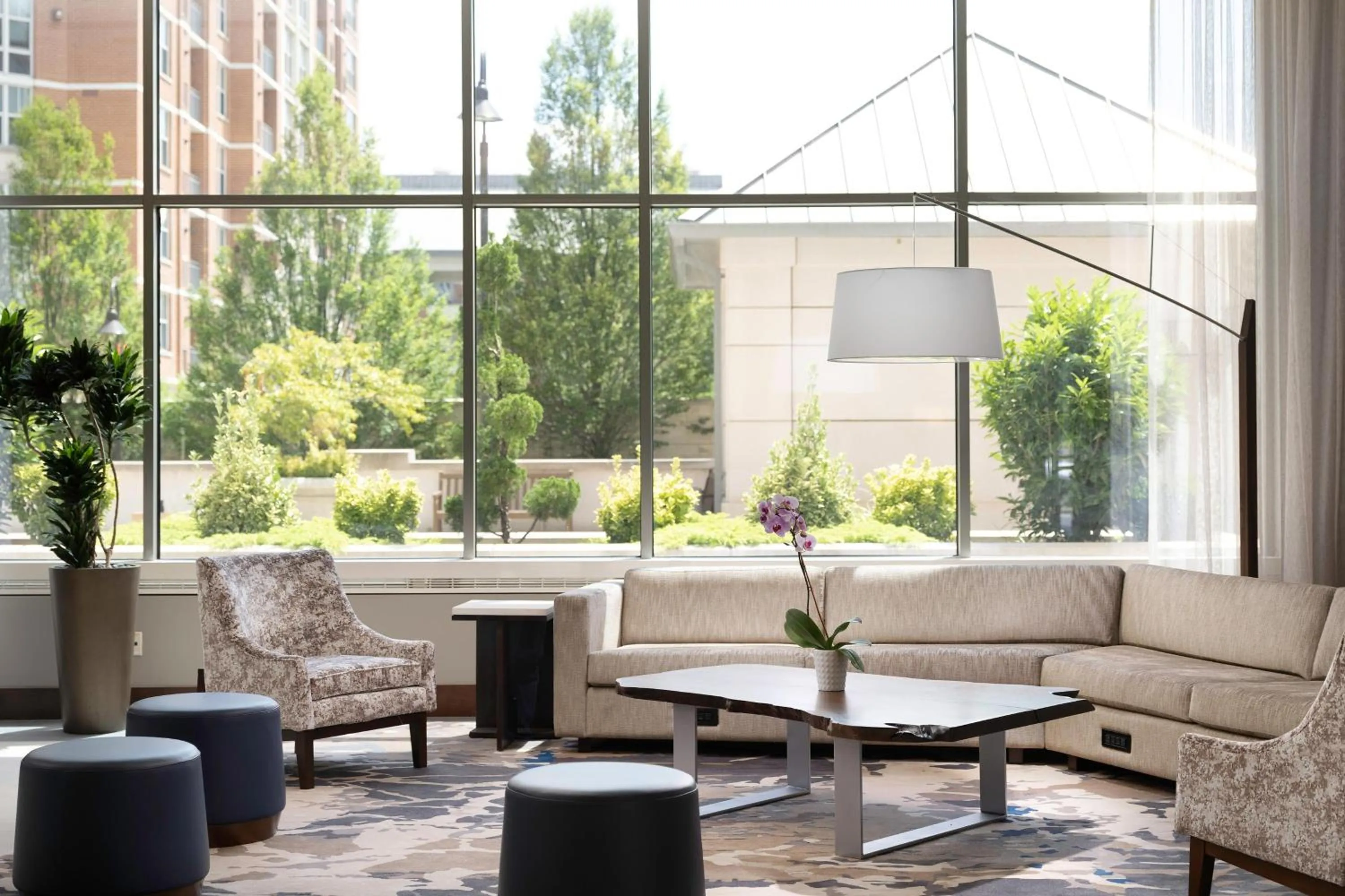 Lobby or reception in The Westin Reston Heights
