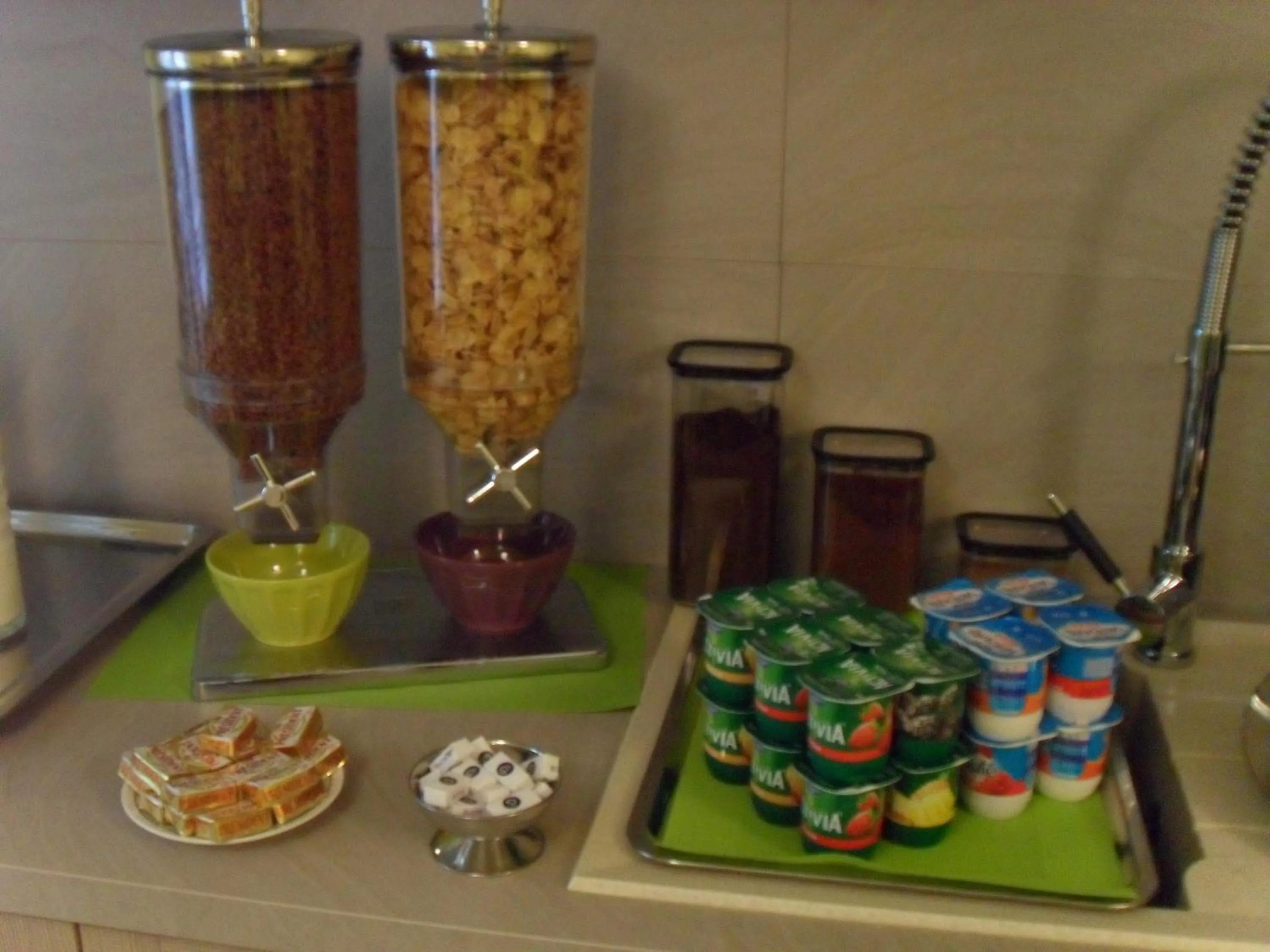 Restaurant/places to eat in Hôtel l'Anvia