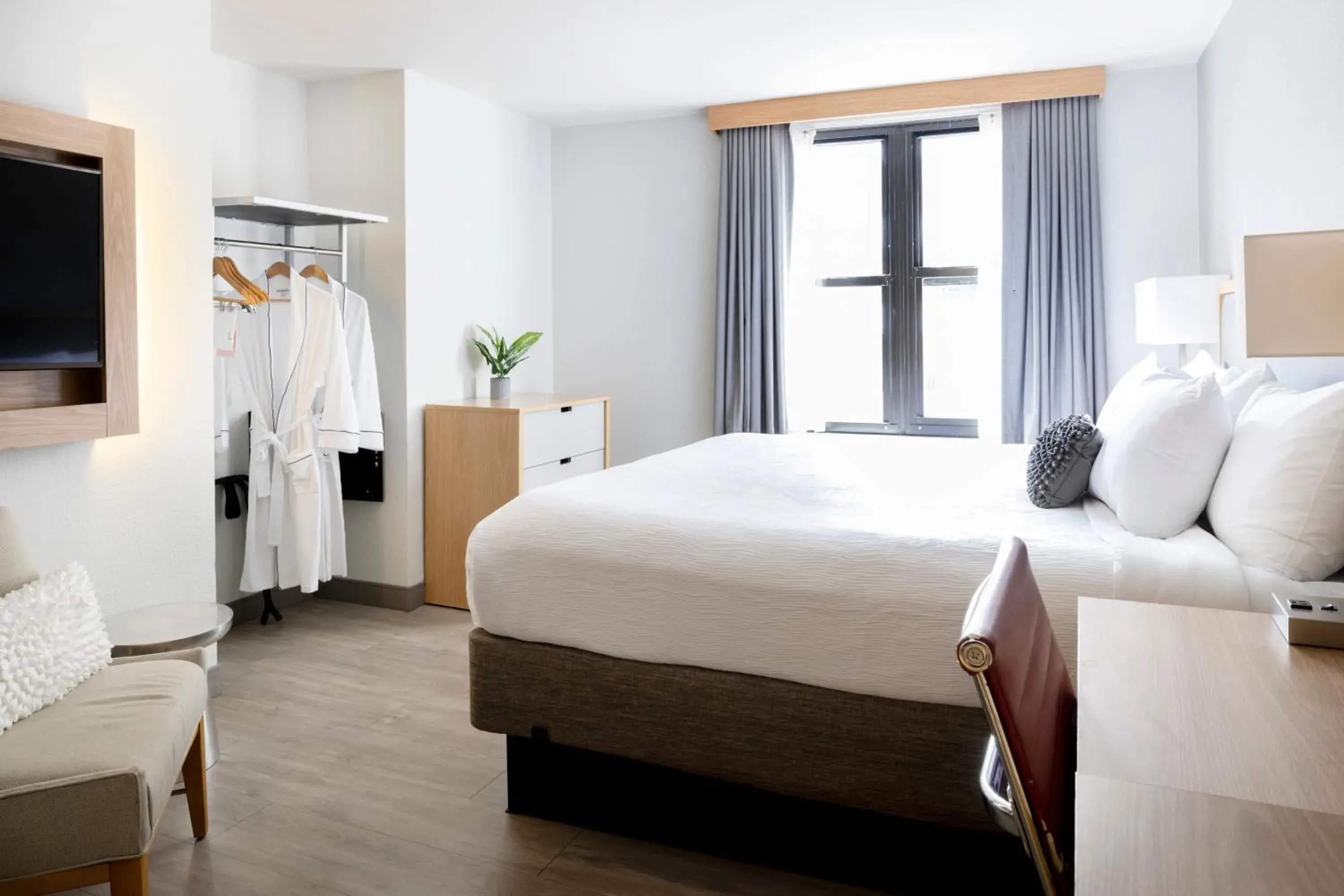 Superior King Room in Hotel Saint Clair - Magnificent Mile Superior King Room in Hotel Saint Clair - Magnificent Mile