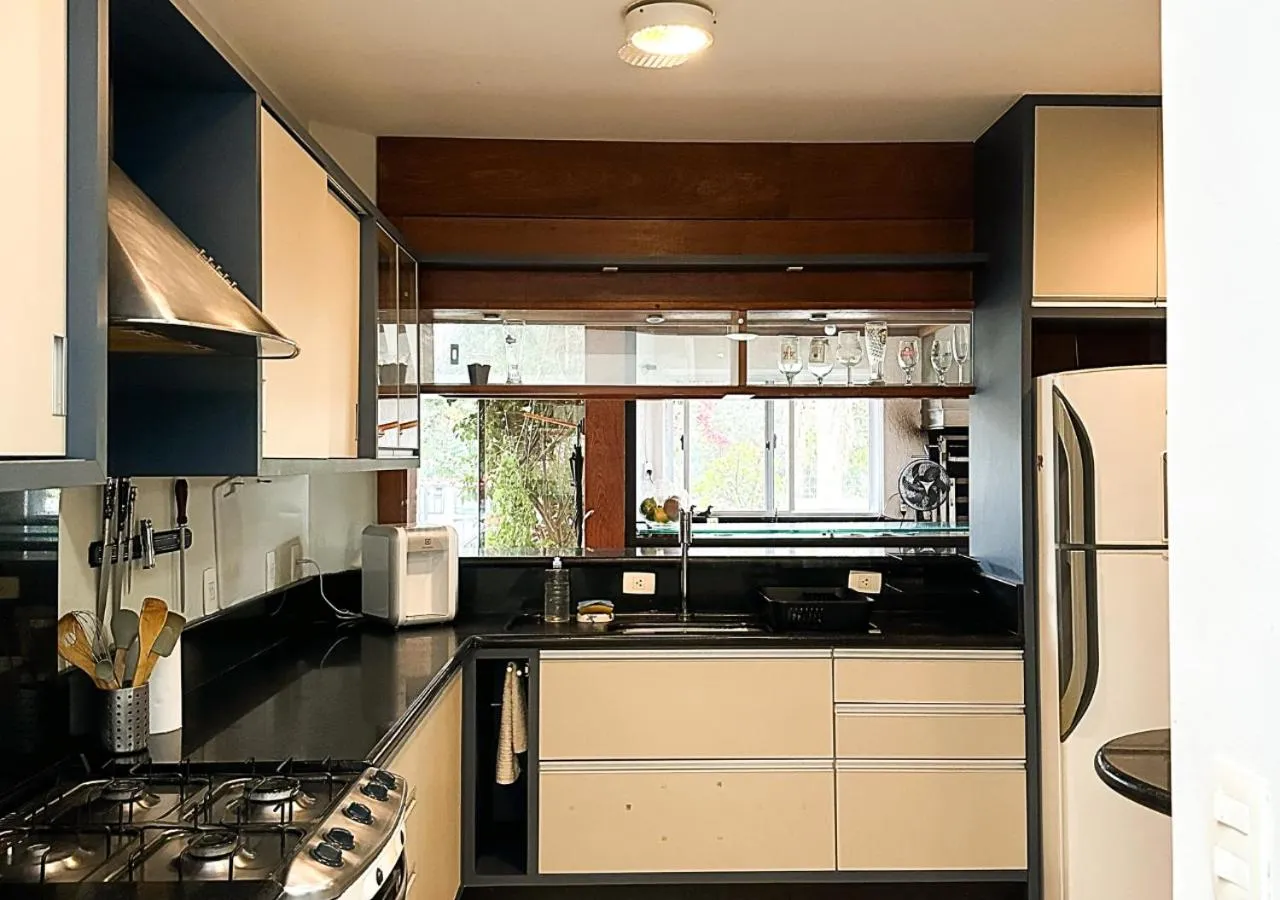 Kitchen or kitchenette in Patz Houz Hostel